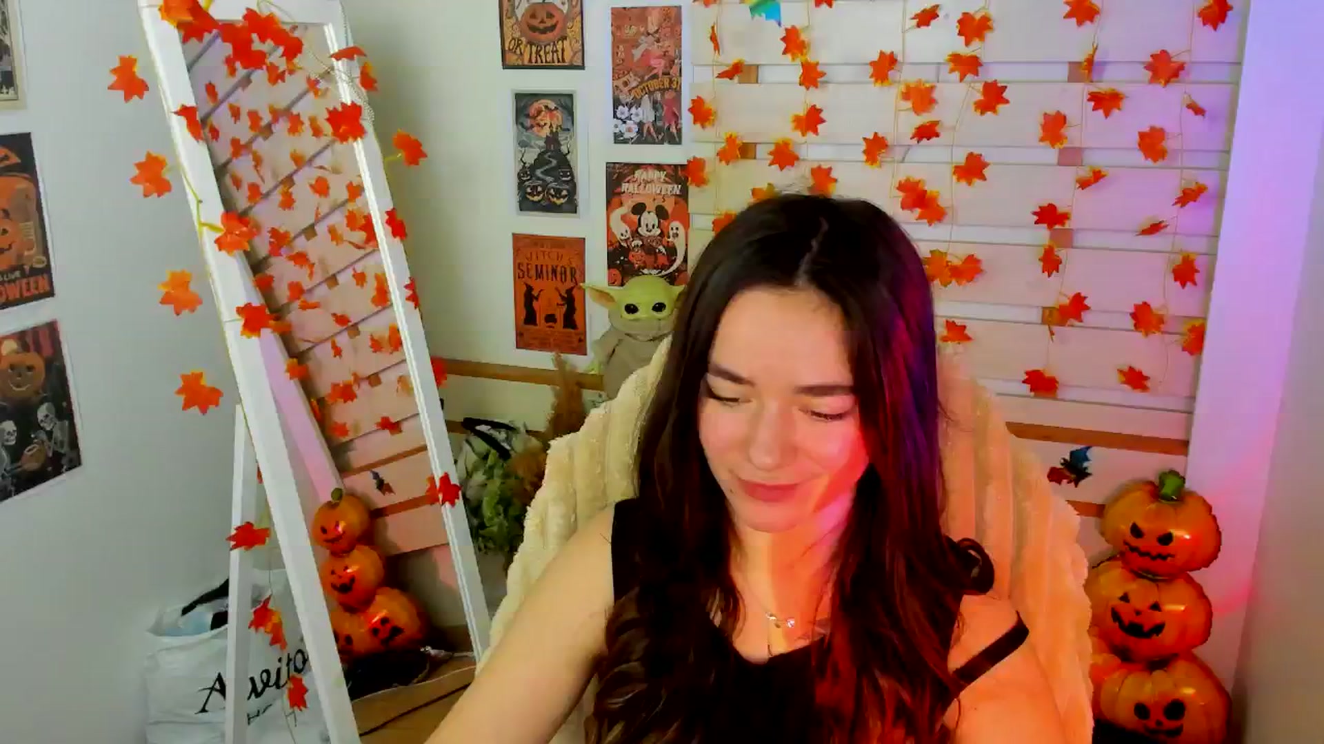 Gallery image thumbnail from KiraLove's myfreecams stream on, 11/13/2025, 12:12 image 13 of 20