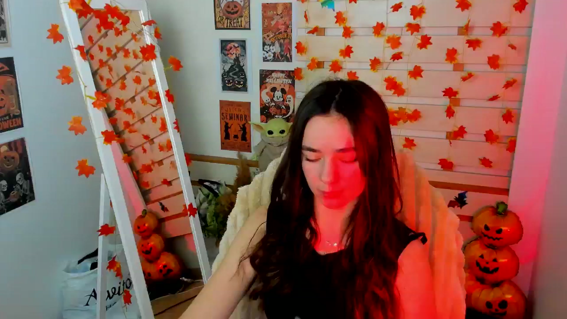 Gallery image thumbnail from KiraLove's myfreecams stream on, 11/13/2025, 12:12 image 8 of 20