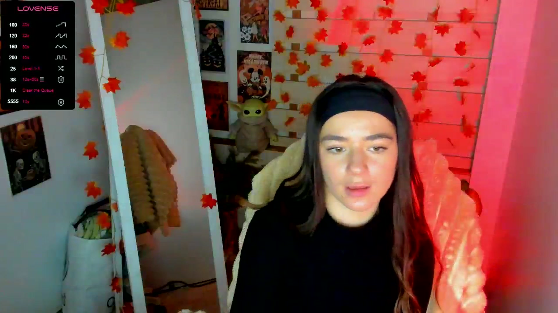 Gallery image thumbnail from KiraLove's myfreecams stream on, 11/15/2025, 11:59 image 19 of 20