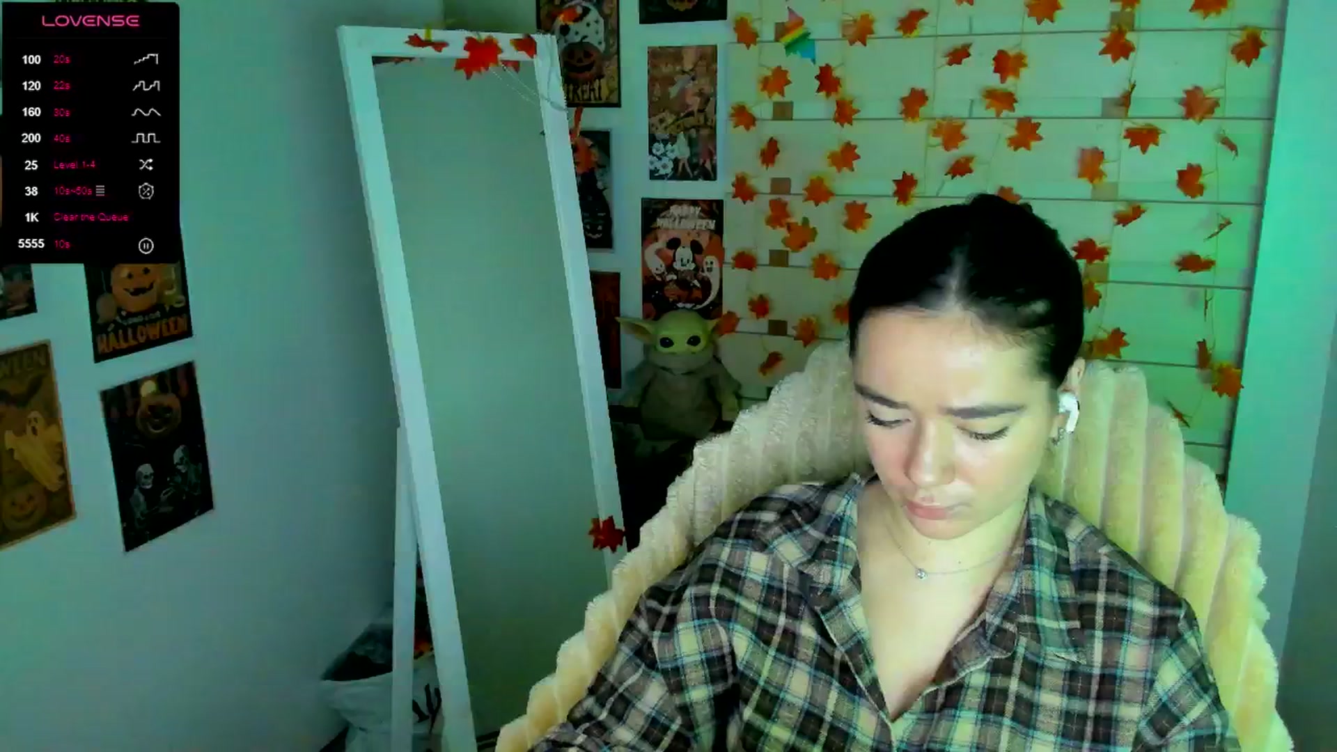 Gallery image thumbnail from KiraLove's myfreecams stream on, 11/16/2025, 09:54 image 12 of 20