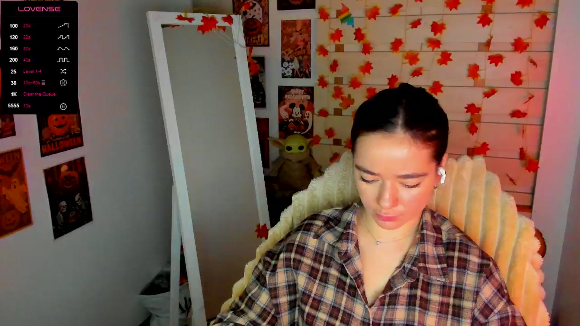 Gallery image thumbnail from KiraLove's myfreecams stream on, 11/16/2025, 09:54 image 13 of 20