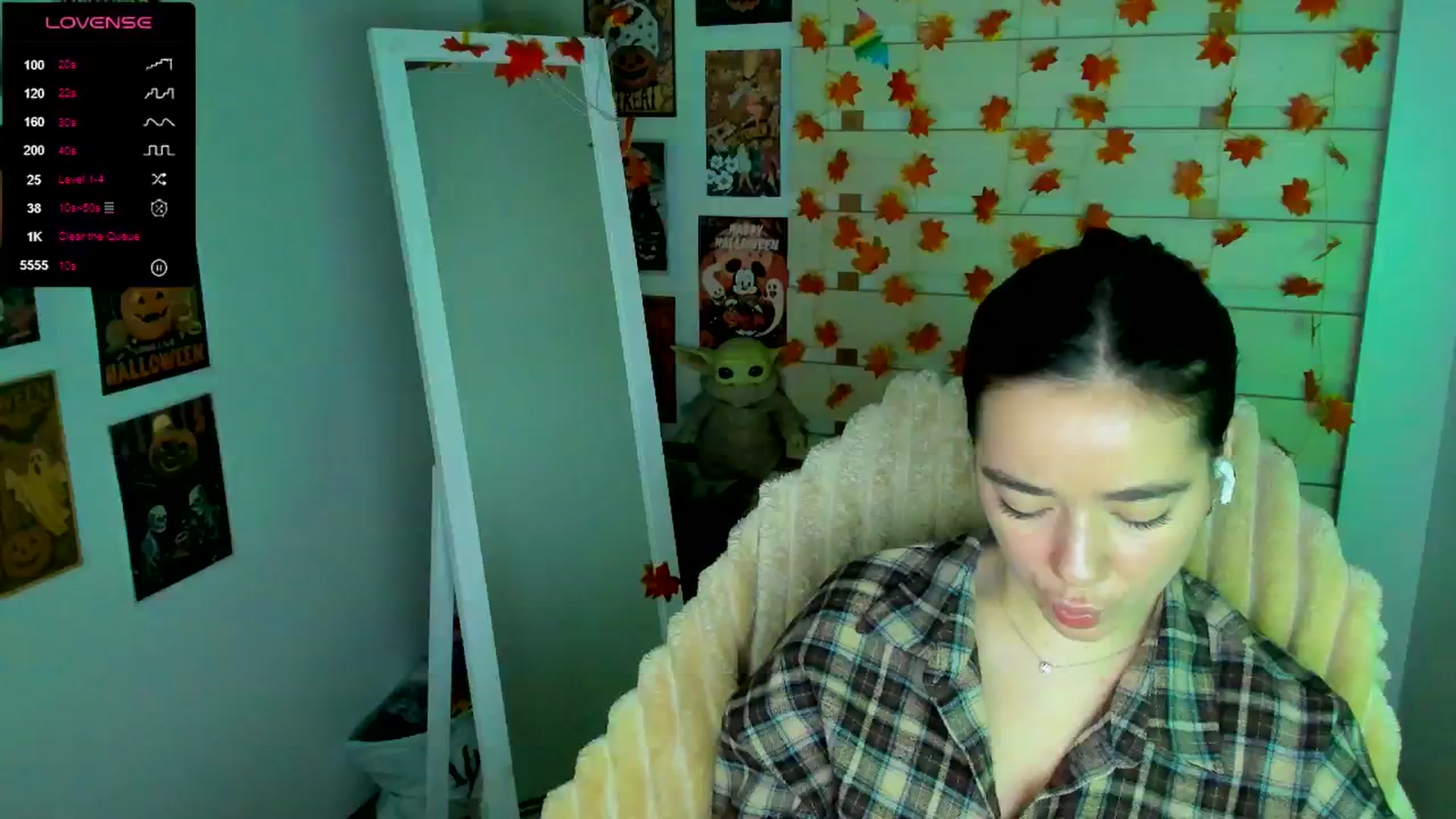 Gallery image thumbnail from KiraLove's myfreecams stream on, 11/16/2025, 09:54 image 5 of 20