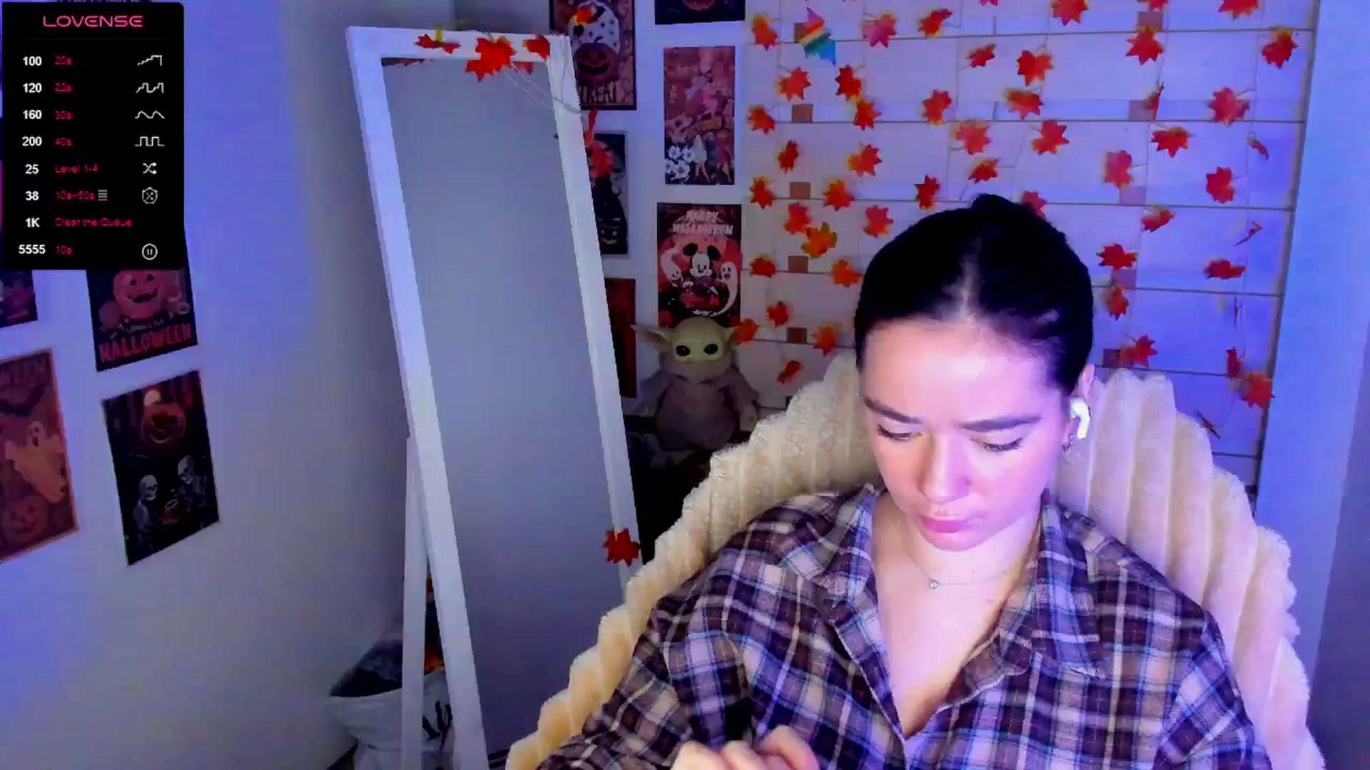 Gallery image thumbnail from KiraLove's myfreecams stream on, 11/16/2025, 09:54 image 11 of 20