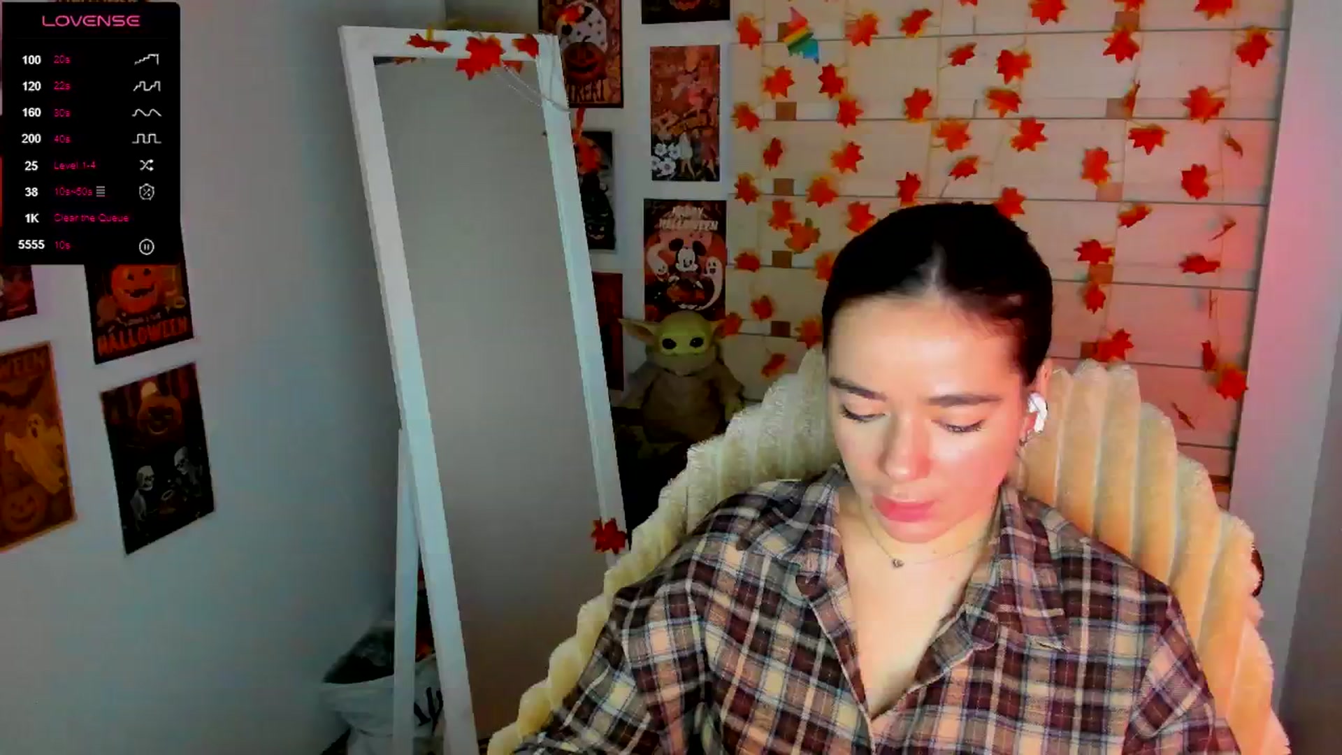 Gallery image thumbnail from KiraLove's myfreecams stream on, 11/16/2025, 09:54 image 9 of 20