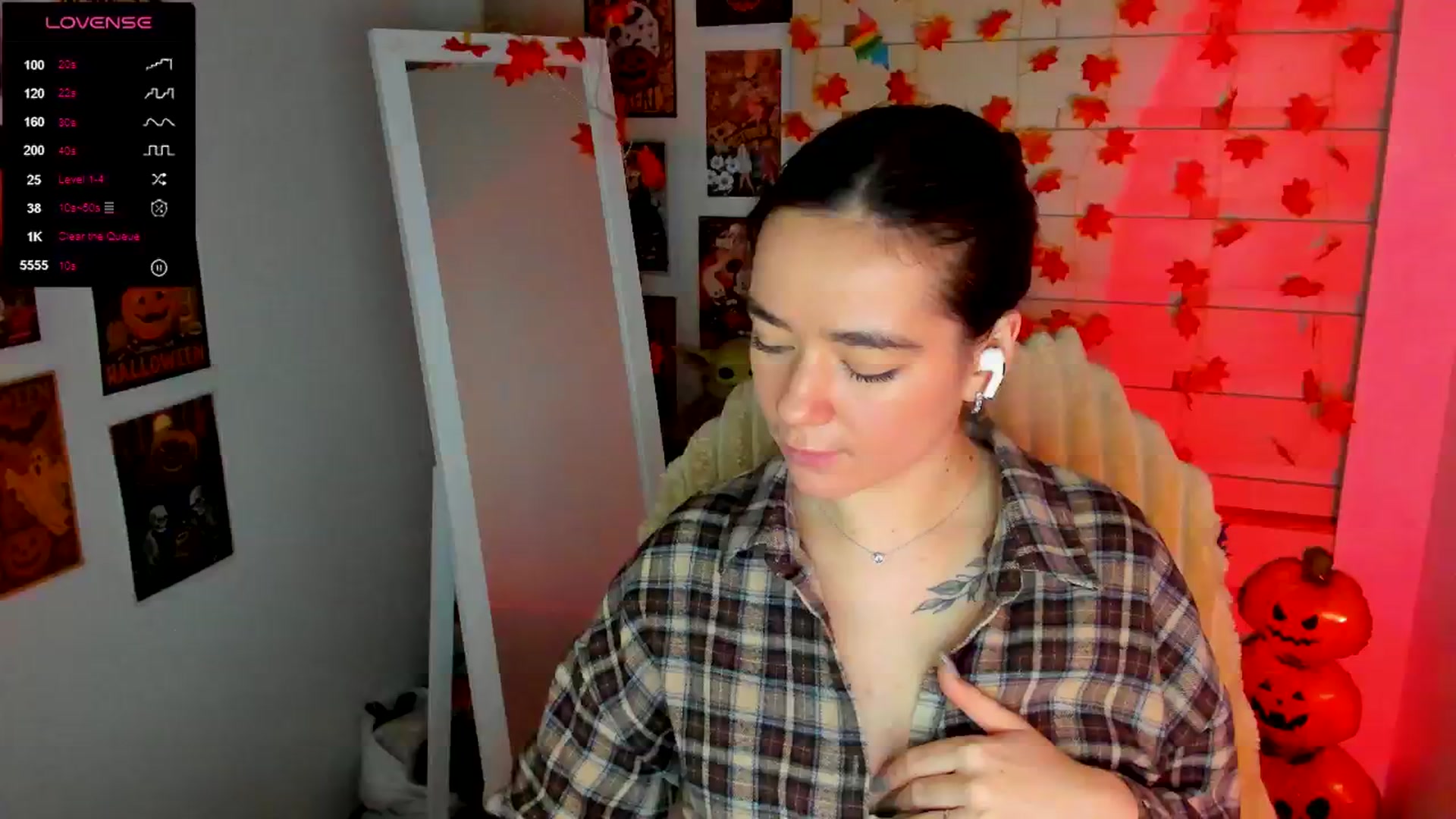 Gallery image thumbnail from KiraLove's myfreecams stream on, 11/16/2025, 11:21 image 9 of 20