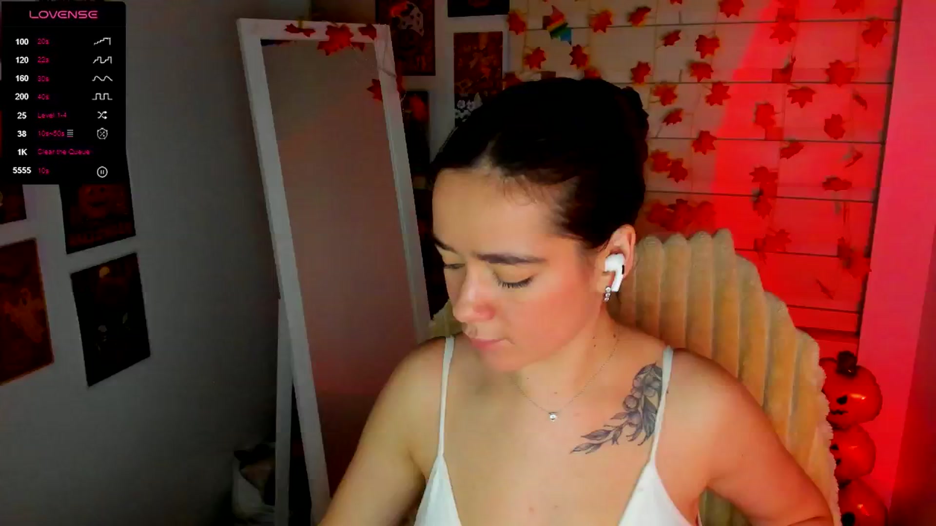 Gallery image thumbnail from KiraLove's myfreecams stream on, 11/16/2025, 11:21 image 16 of 20