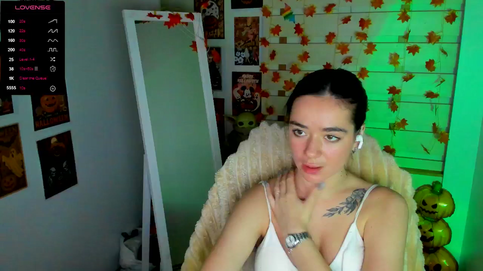 Gallery image thumbnail from KiraLove's myfreecams stream on, 11/16/2025, 11:21 image 20 of 20