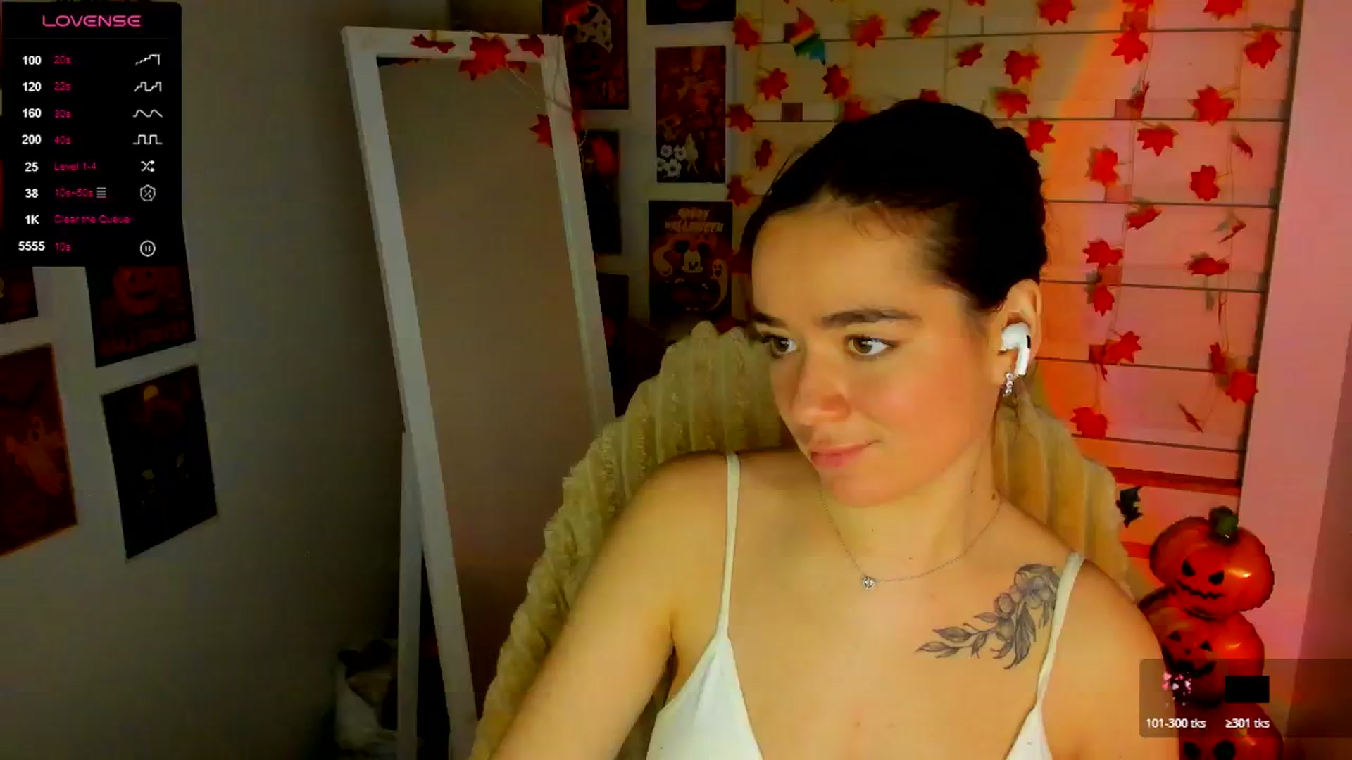 Gallery image thumbnail from KiraLove's myfreecams stream on, 11/16/2025, 11:21 image 17 of 20