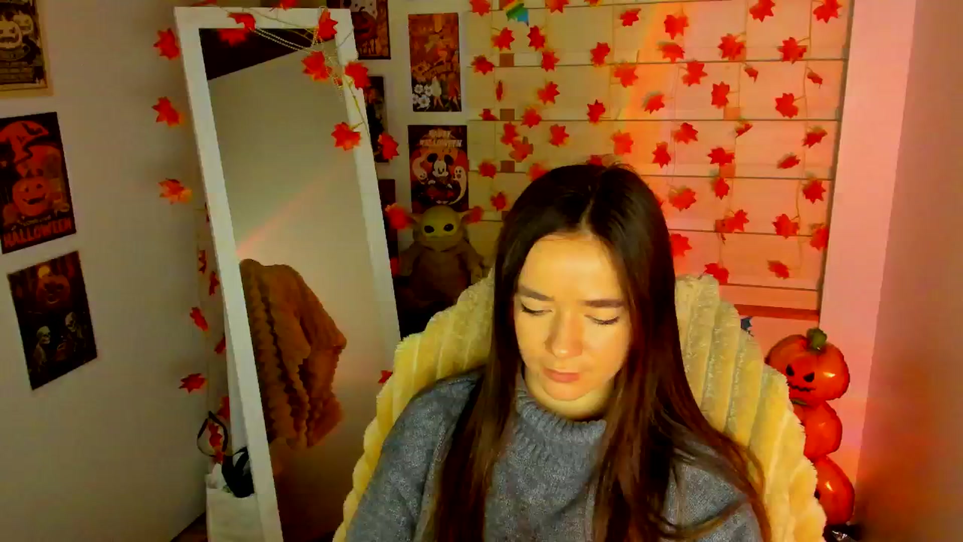 Gallery image thumbnail from KiraLove's myfreecams stream on, 11/18/2025, 08:16 image 2 of 20