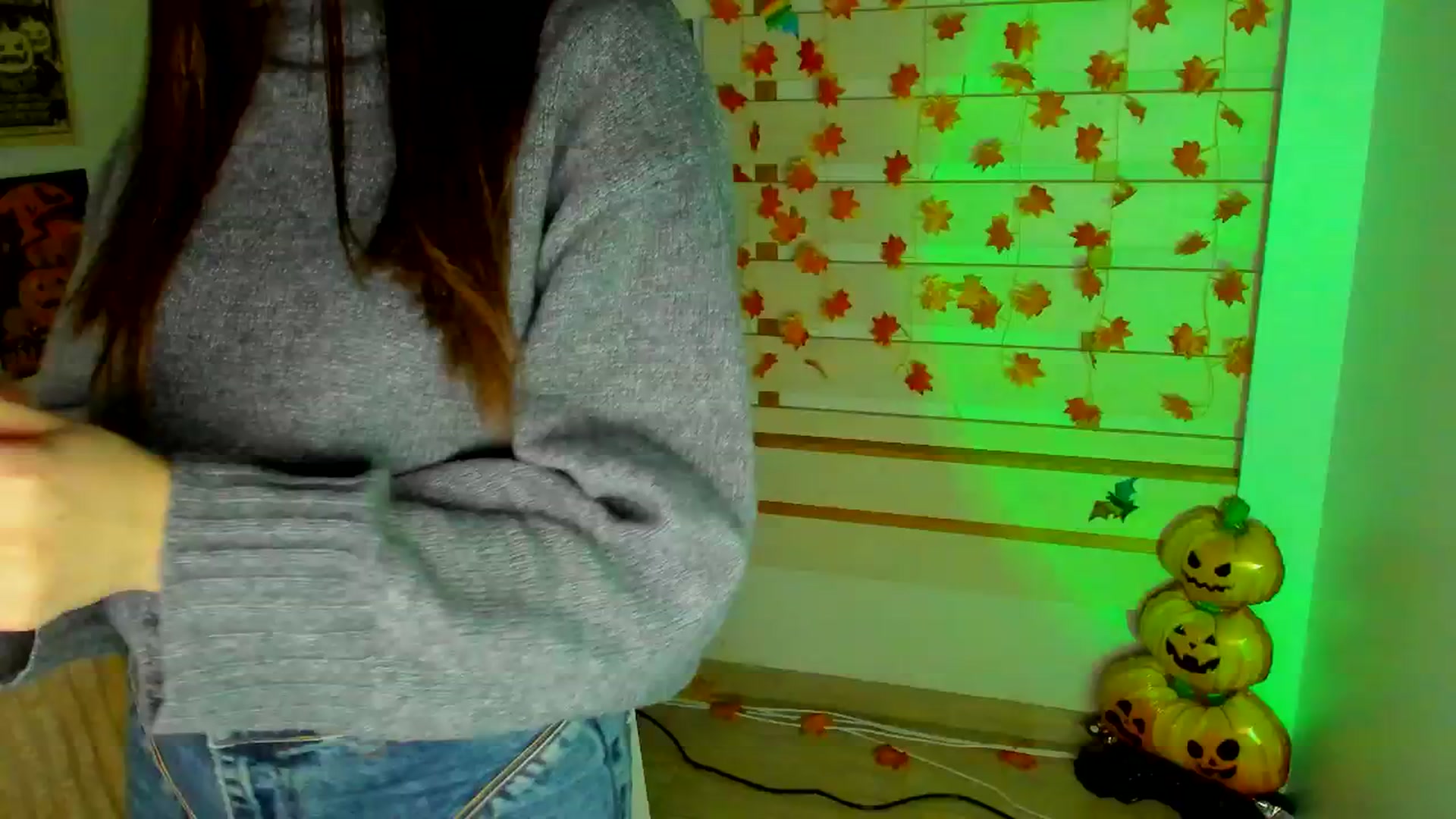 Gallery image thumbnail from KiraLove's myfreecams stream on, 11/18/2025, 08:16 image 12 of 20