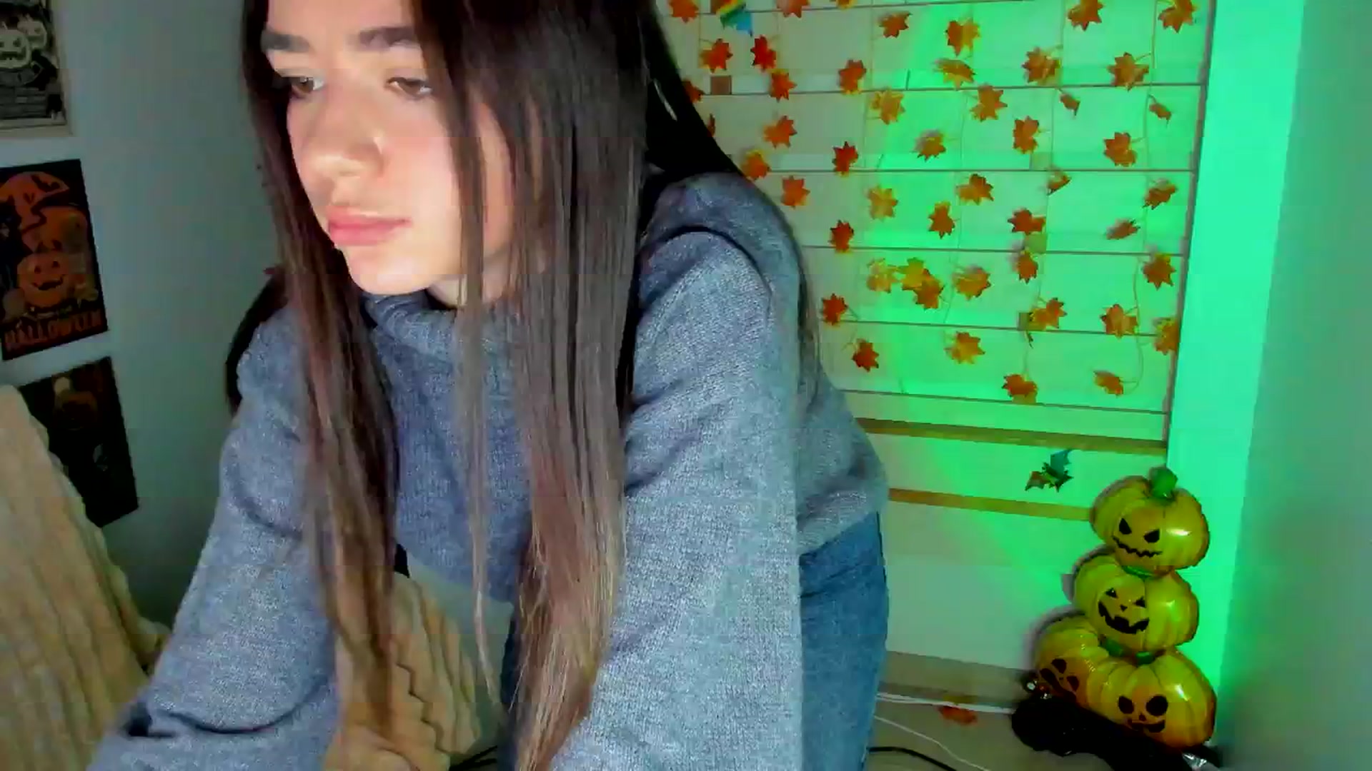 Gallery image thumbnail from KiraLove's myfreecams stream on, 11/18/2025, 08:16 image 16 of 20