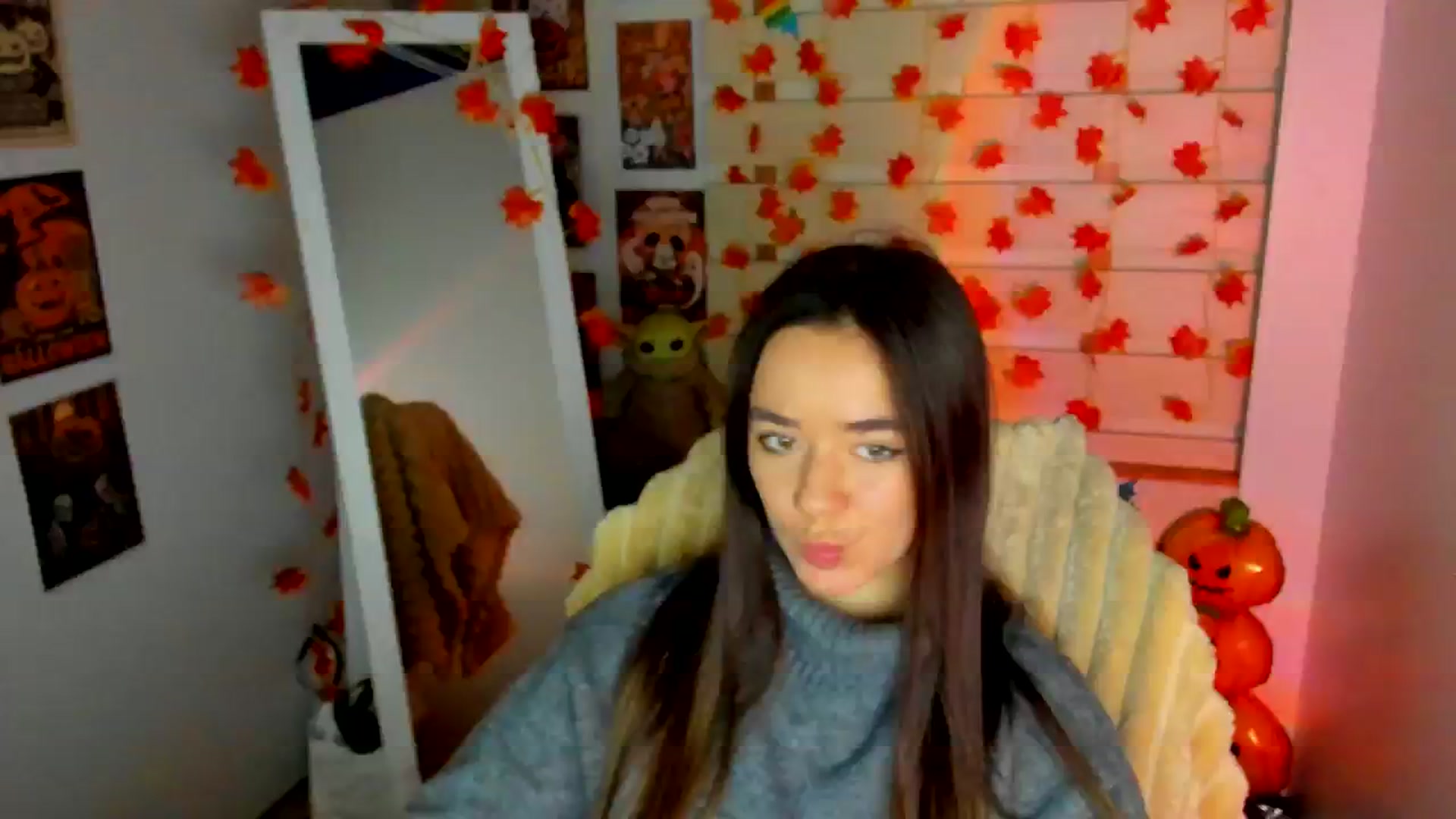 Gallery image thumbnail from KiraLove's myfreecams stream on, 11/18/2025, 08:16 image 6 of 20