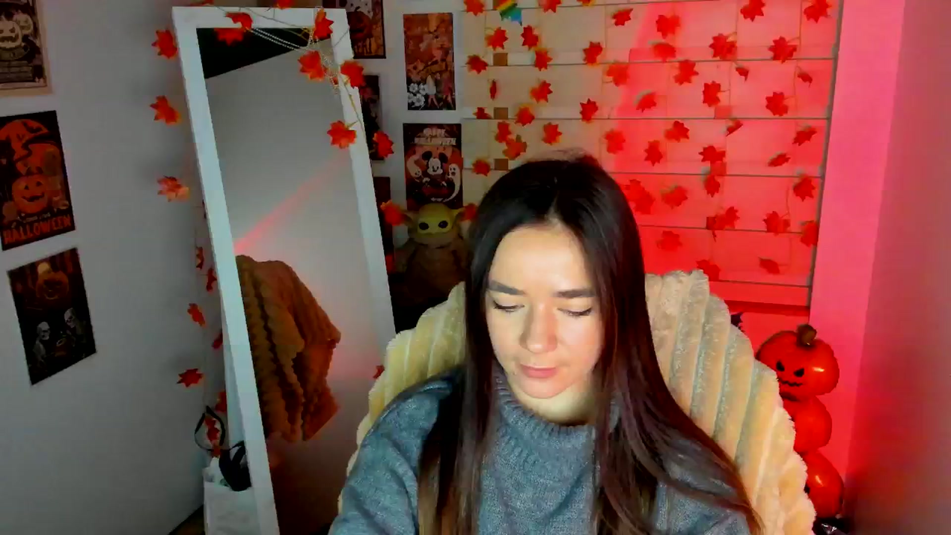 Gallery image thumbnail from KiraLove's myfreecams stream on, 11/18/2025, 08:16 image 1 of 20