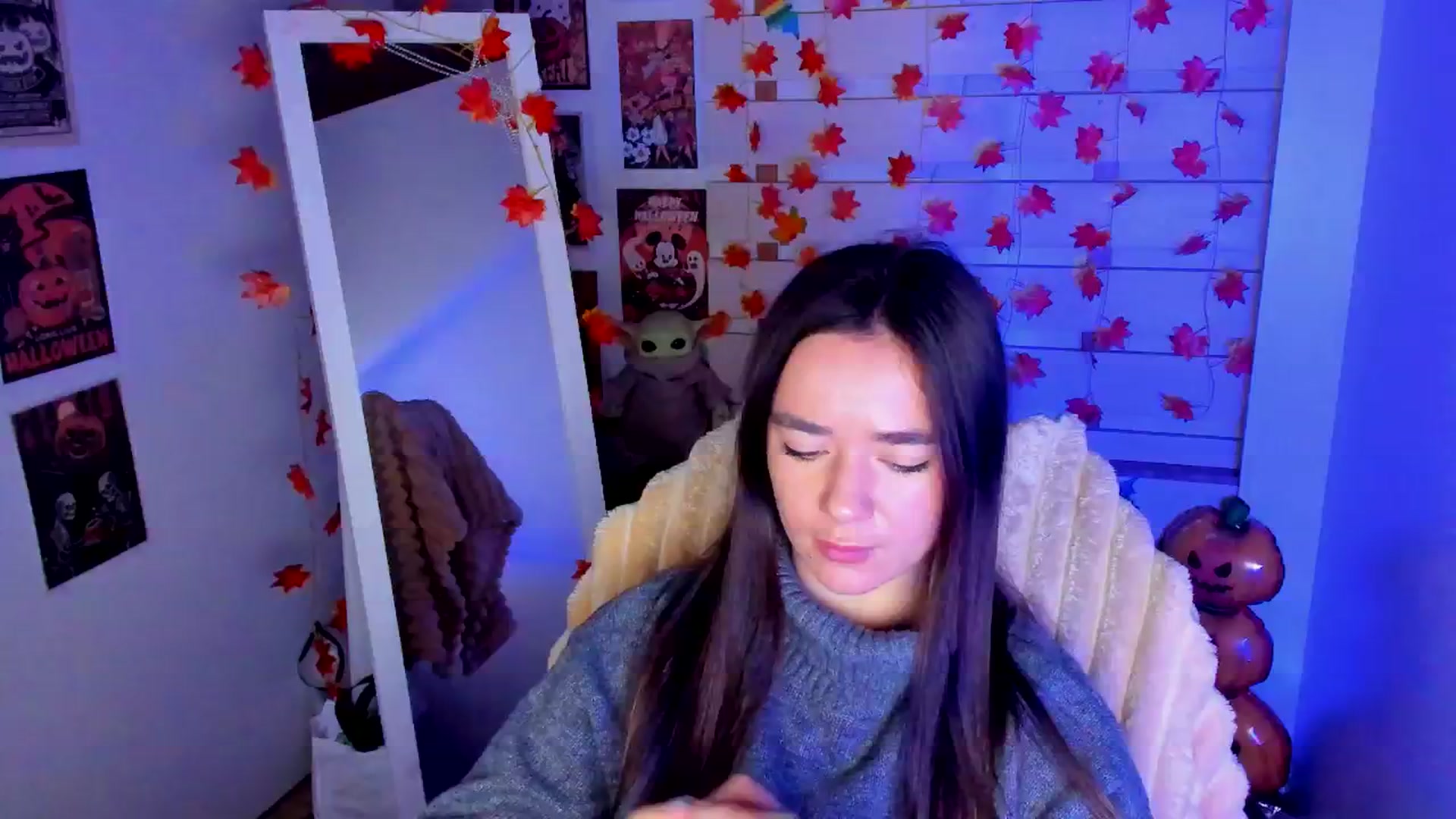 Gallery image thumbnail from KiraLove's myfreecams stream on, 11/18/2025, 08:16 image 7 of 20