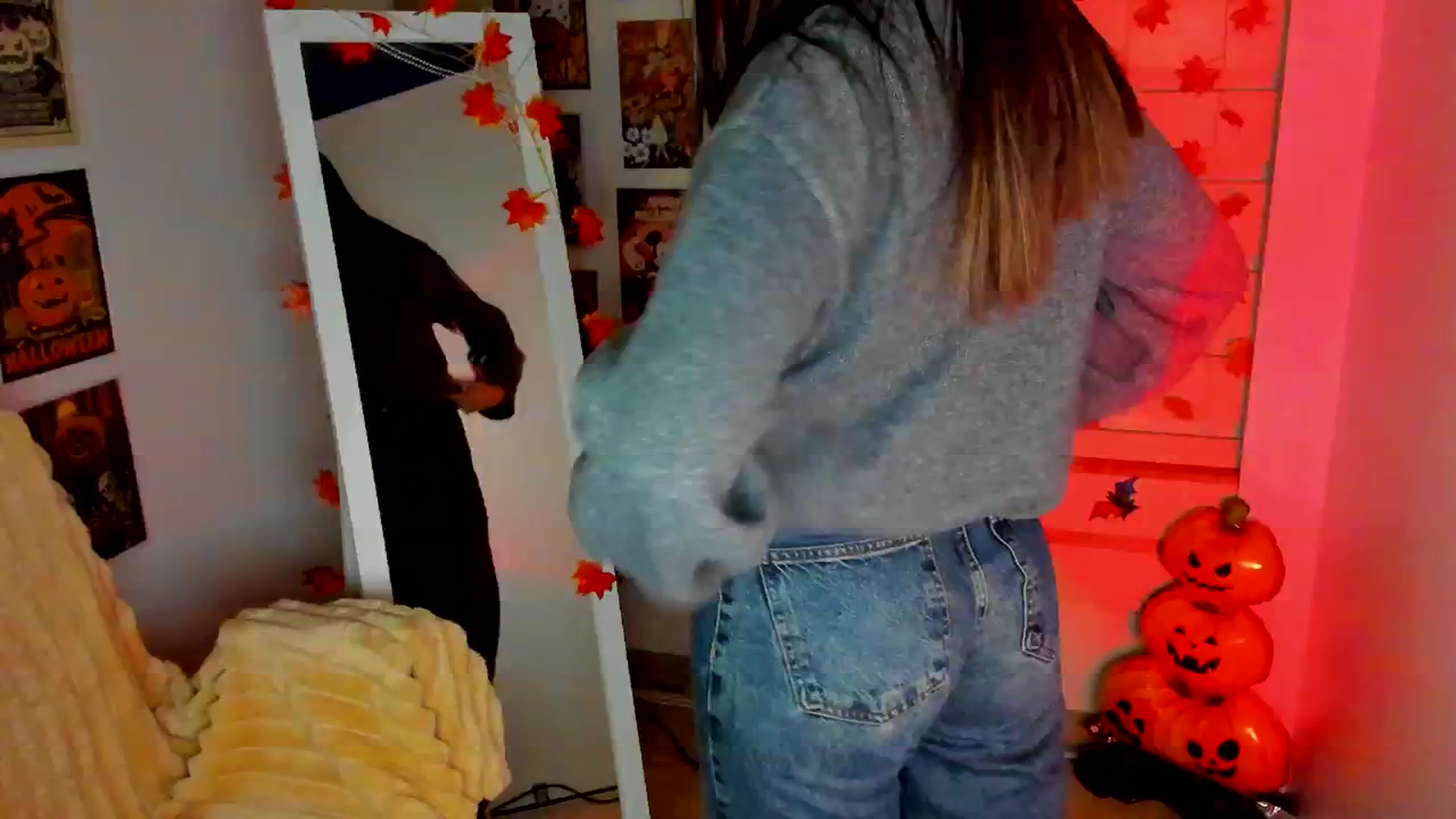 Gallery image thumbnail from KiraLove's myfreecams stream on, 11/18/2025, 08:16 image 17 of 20