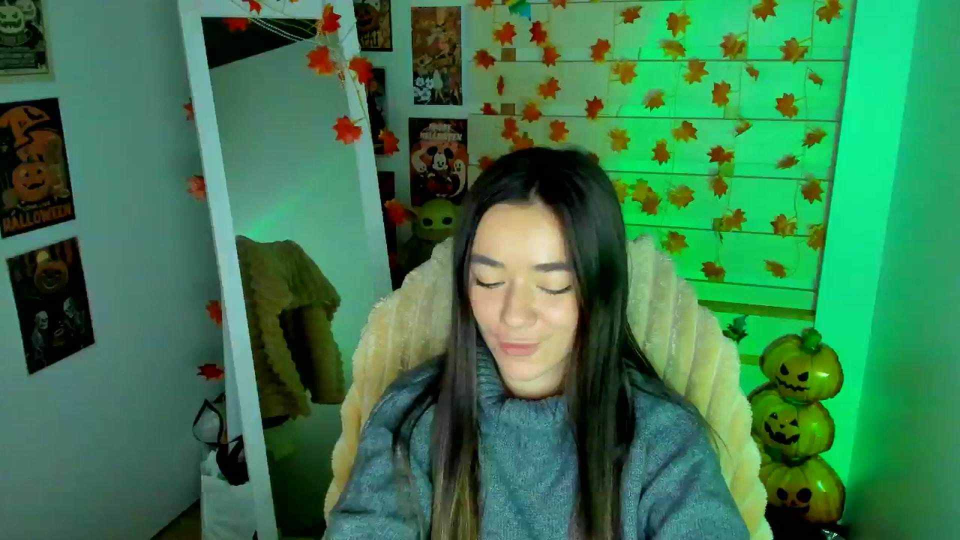 Gallery image thumbnail from KiraLove's myfreecams stream on, 11/18/2025, 09:58 image 10 of 20