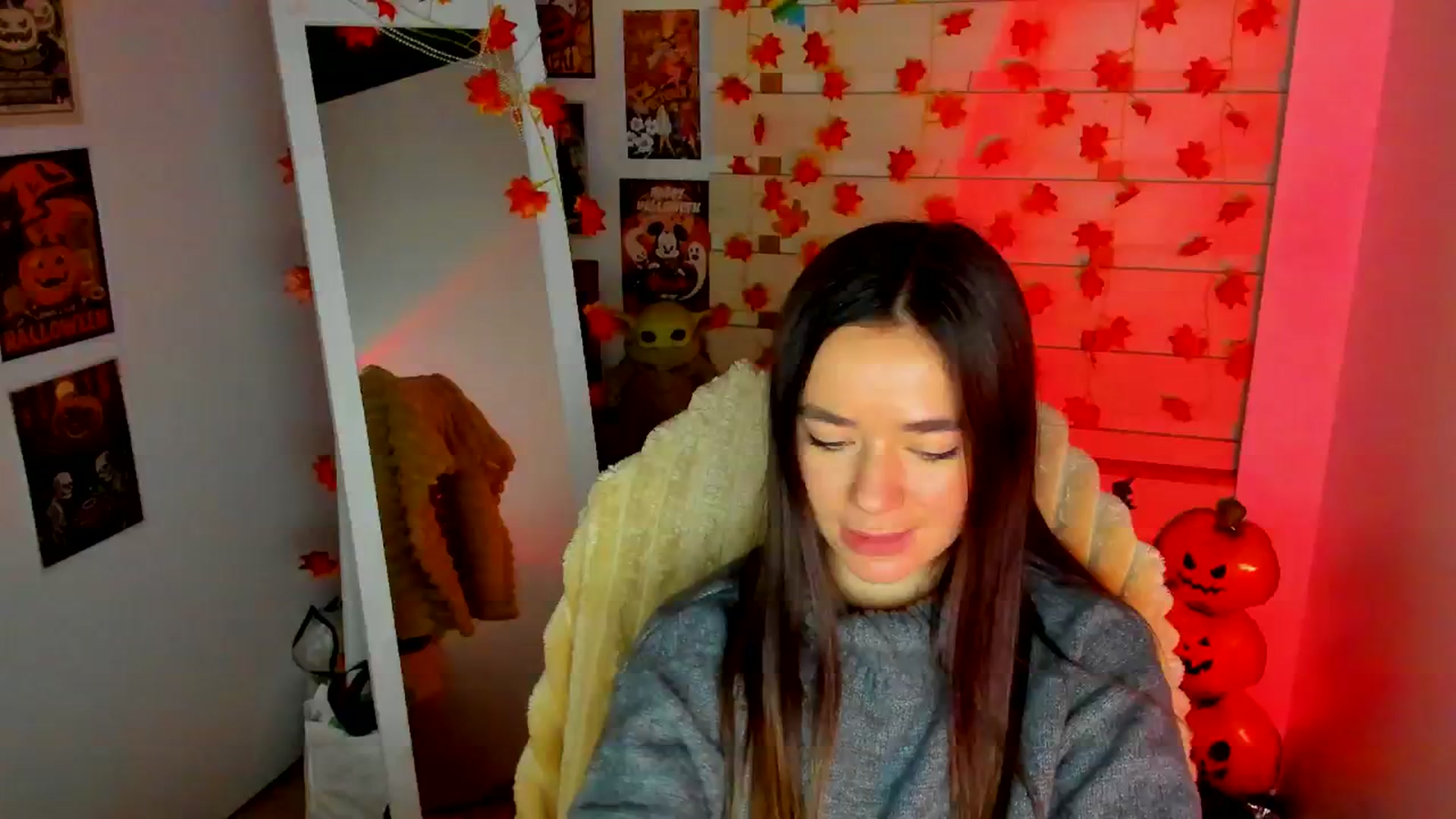 Gallery image thumbnail from KiraLove's myfreecams stream on, 11/18/2025, 09:58 image 15 of 20