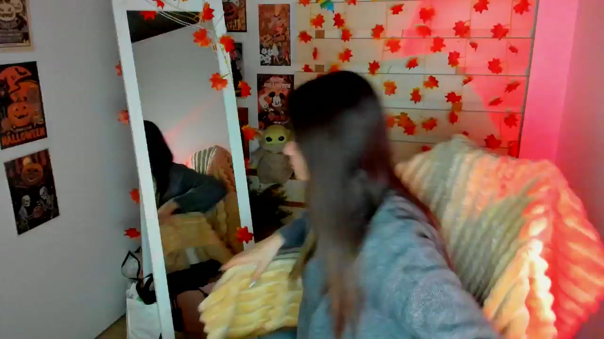 Gallery image thumbnail from KiraLove's myfreecams stream on, 11/18/2025, 09:58 image 17 of 20