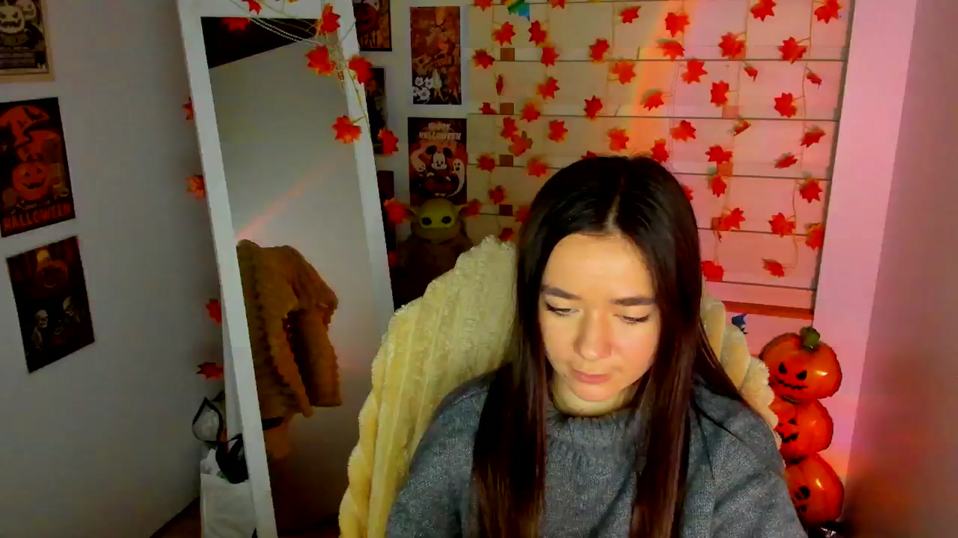Gallery image thumbnail from KiraLove's myfreecams stream on, 11/18/2025, 09:58 image 13 of 20