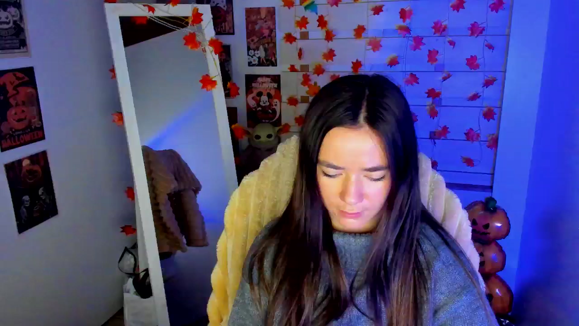 Gallery image thumbnail from KiraLove's myfreecams stream on, 11/18/2025, 09:58 image 2 of 20