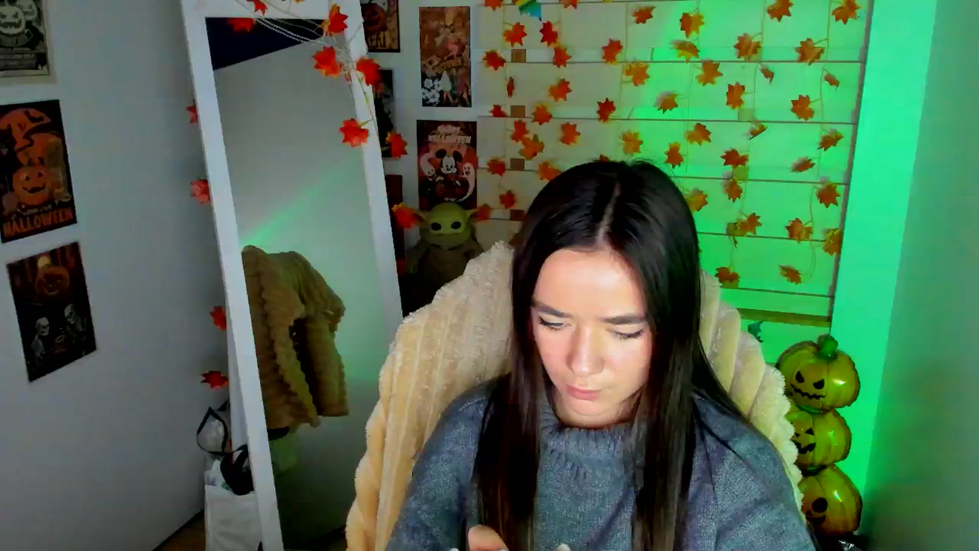 Gallery image thumbnail from KiraLove's myfreecams stream on, 11/18/2025, 09:58 image 14 of 20