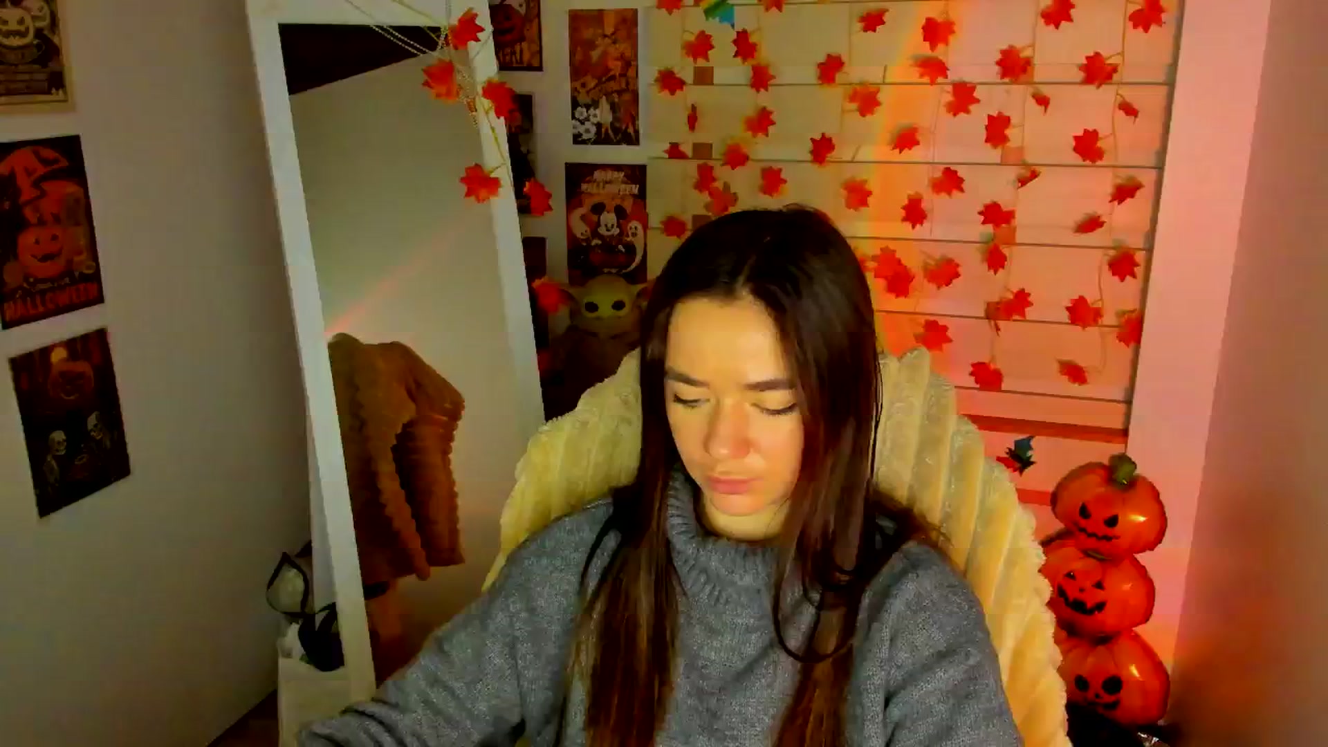 Gallery image thumbnail from KiraLove's myfreecams stream on, 11/18/2025, 09:58 image 20 of 20