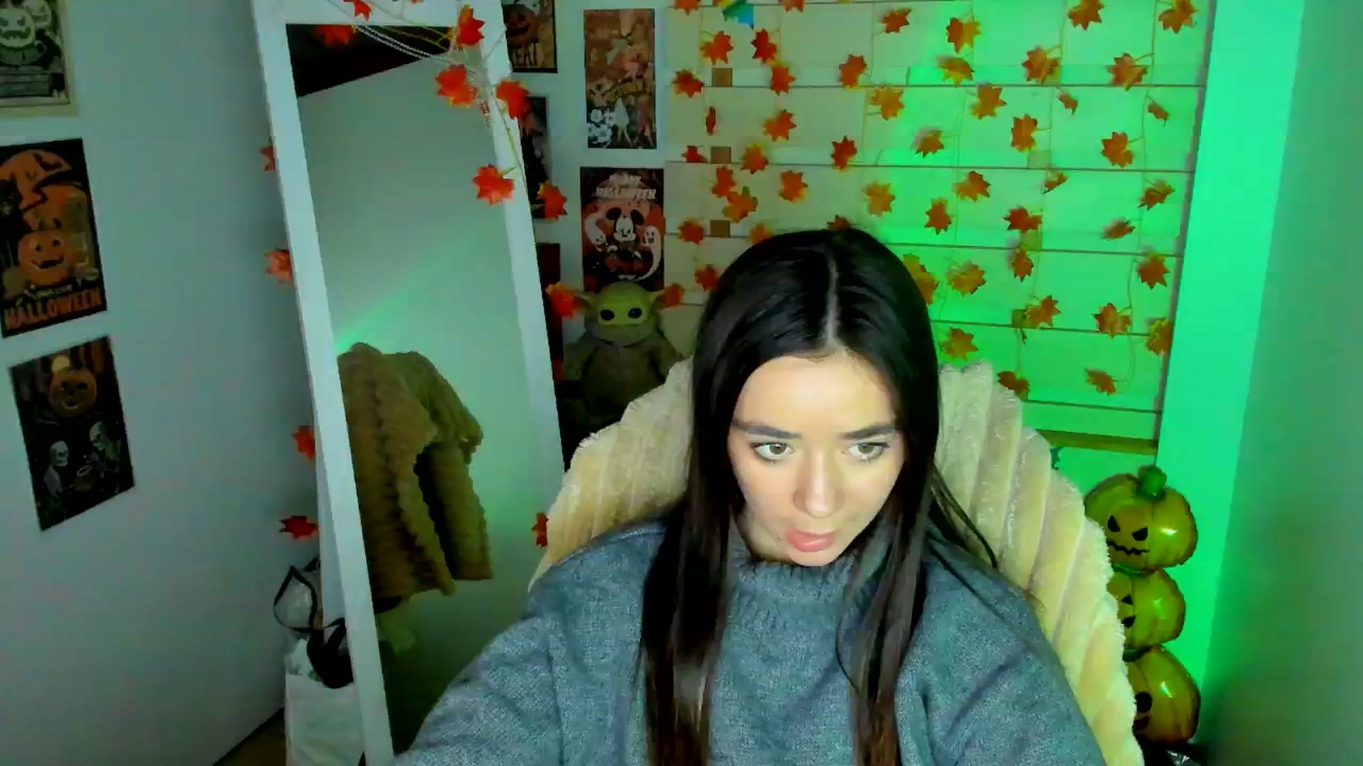 Gallery image thumbnail from KiraLove's myfreecams stream on, 11/18/2025, 09:58 image 12 of 20