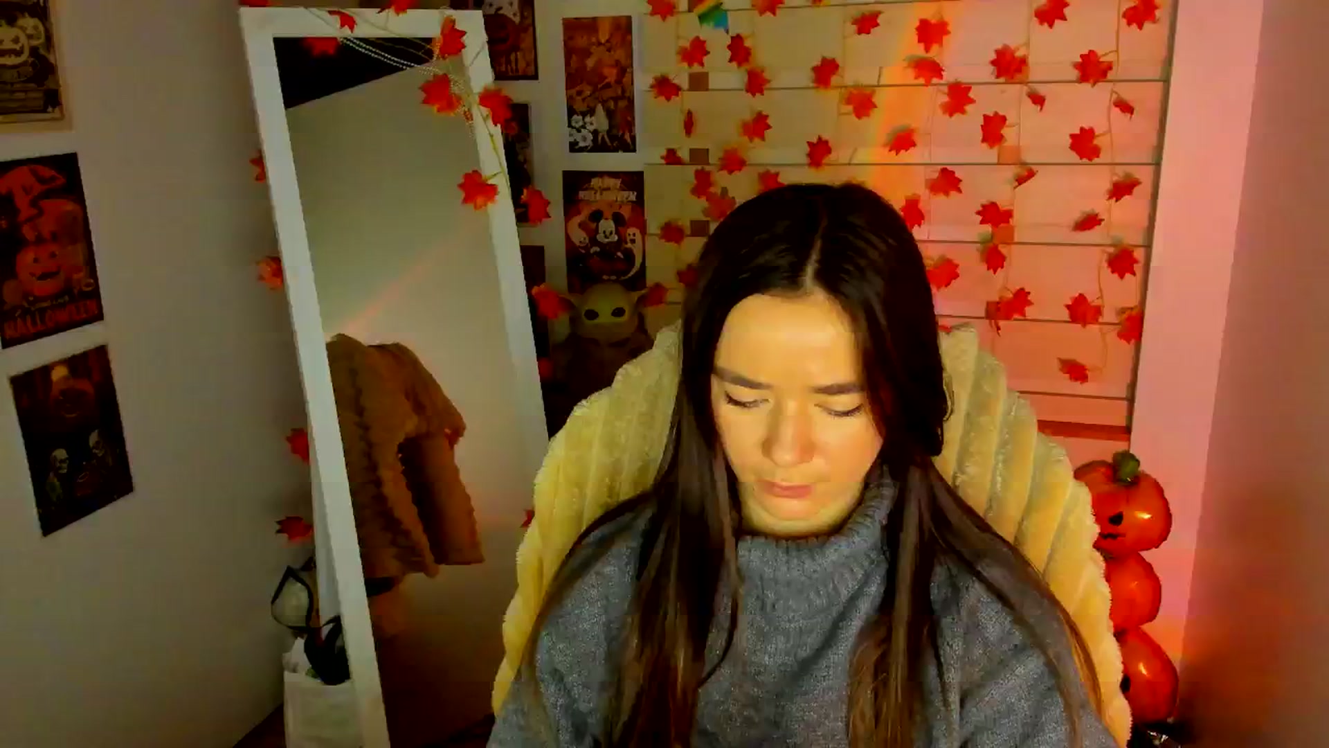 Gallery image thumbnail from KiraLove's myfreecams stream on, 11/18/2025, 09:58 image 4 of 20