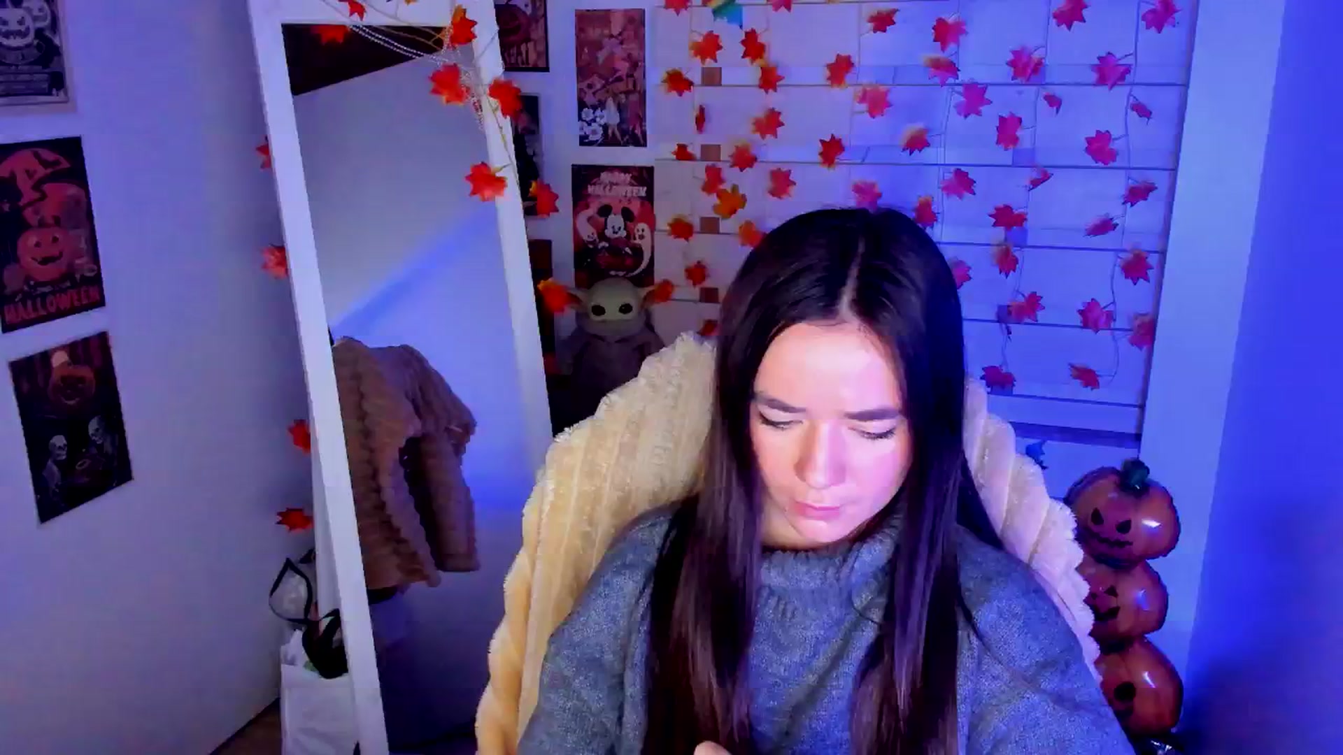 Gallery image thumbnail from KiraLove's myfreecams stream on, 11/18/2025, 09:58 image 16 of 20