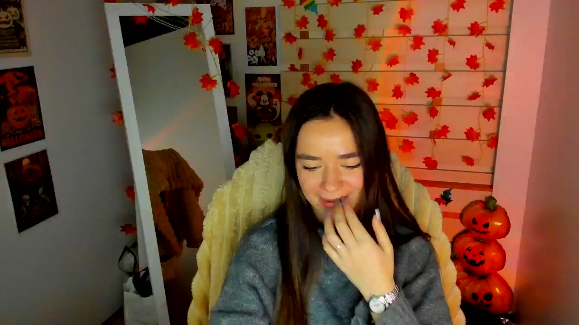 Gallery image thumbnail from KiraLove's myfreecams stream on, 11/18/2025, 09:58 image 6 of 20