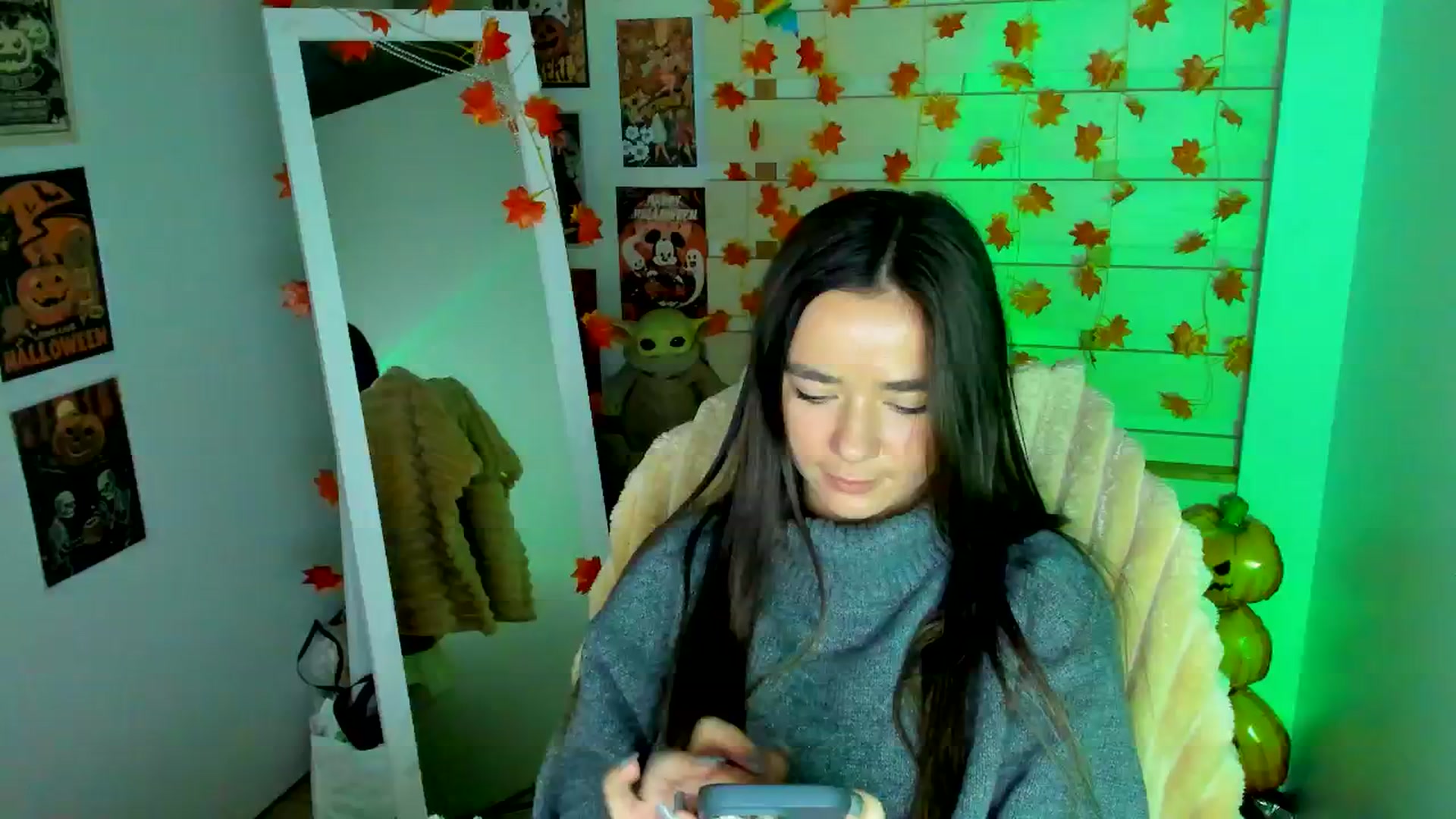 Gallery image thumbnail from KiraLove's myfreecams stream on, 11/18/2025, 09:58 image 5 of 20