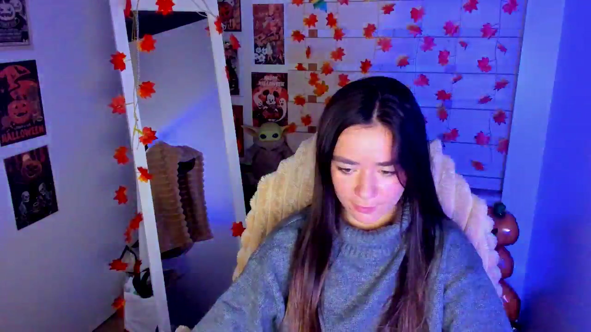 Gallery image thumbnail from KiraLove's myfreecams stream on, 11/18/2025, 11:23 image 5 of 20