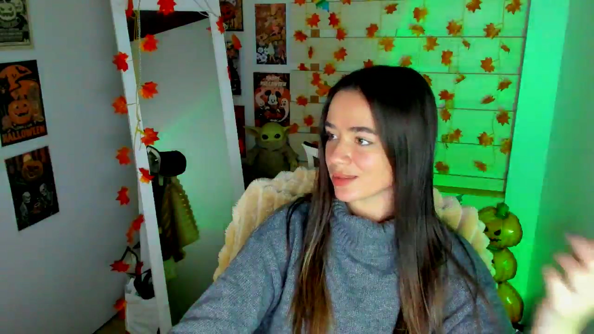 Gallery image thumbnail from KiraLove's myfreecams stream on, 11/18/2025, 11:23 image 16 of 20