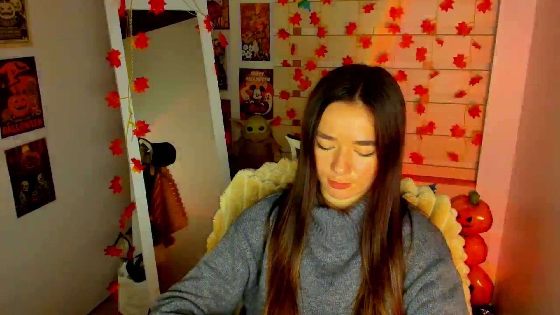 Gallery image thumbnail from KiraLove's myfreecams stream on, 11/18/2025, 11:23 image 18 of 20