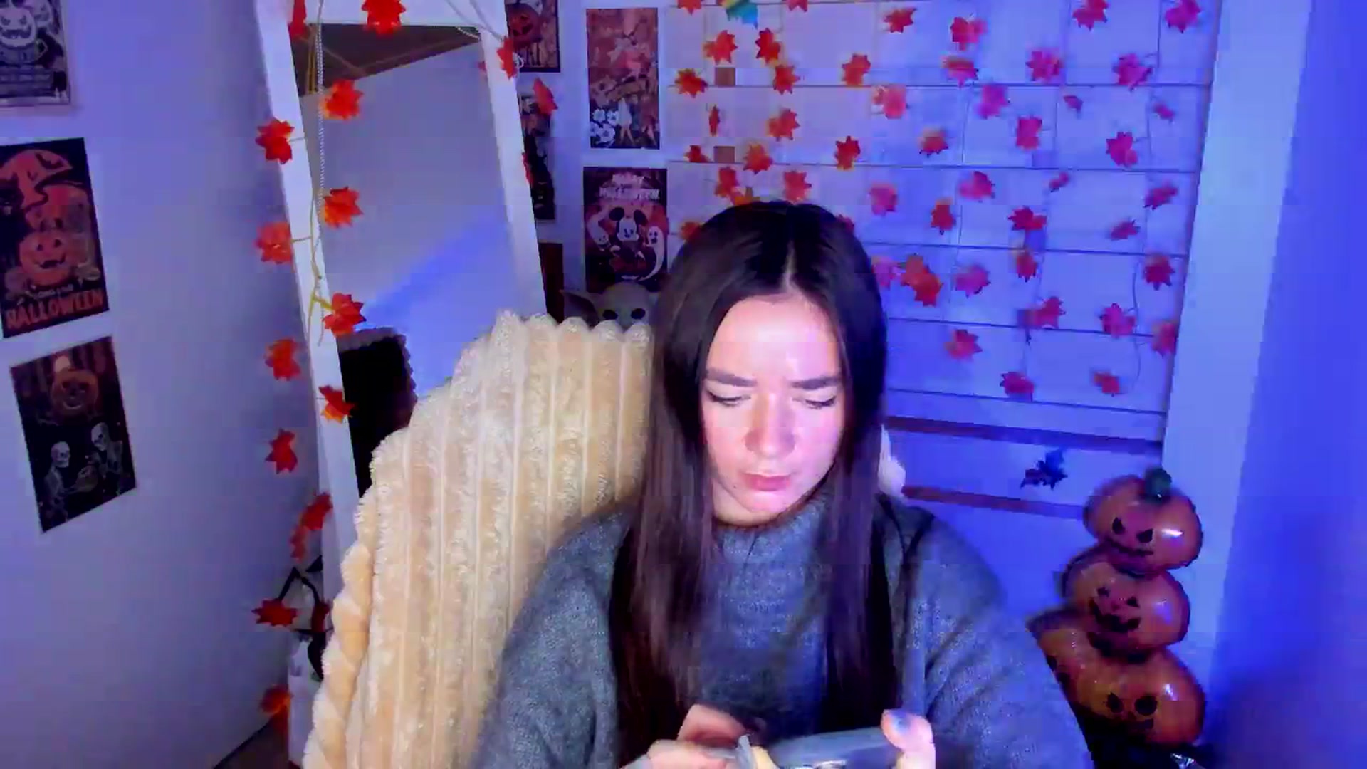 Gallery image thumbnail from KiraLove's myfreecams stream on, 11/18/2025, 11:23 image 11 of 20