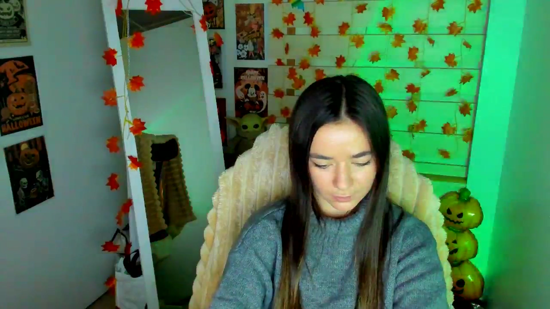 Gallery image thumbnail from KiraLove's myfreecams stream on, 11/18/2025, 11:23 image 10 of 20