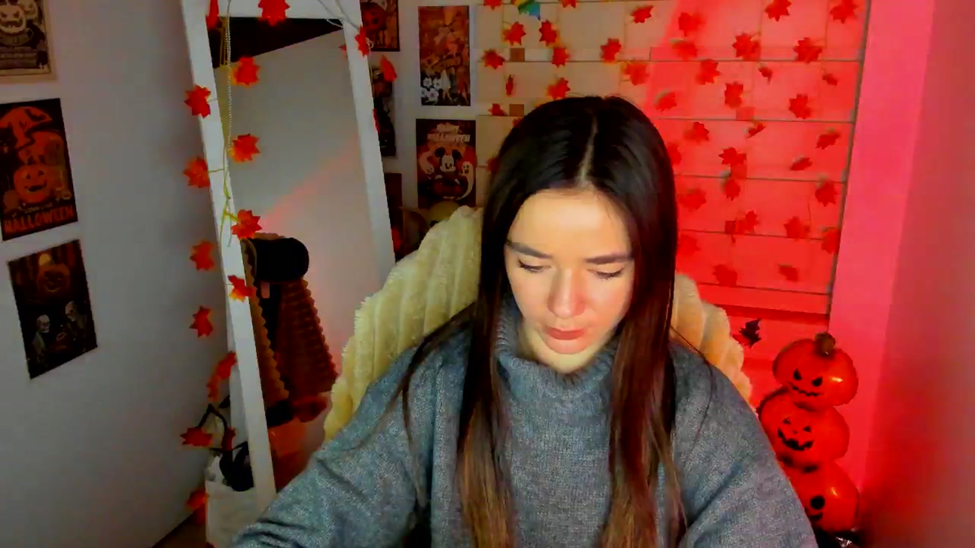 Gallery image thumbnail from KiraLove's myfreecams stream on, 11/18/2025, 11:23 image 14 of 20