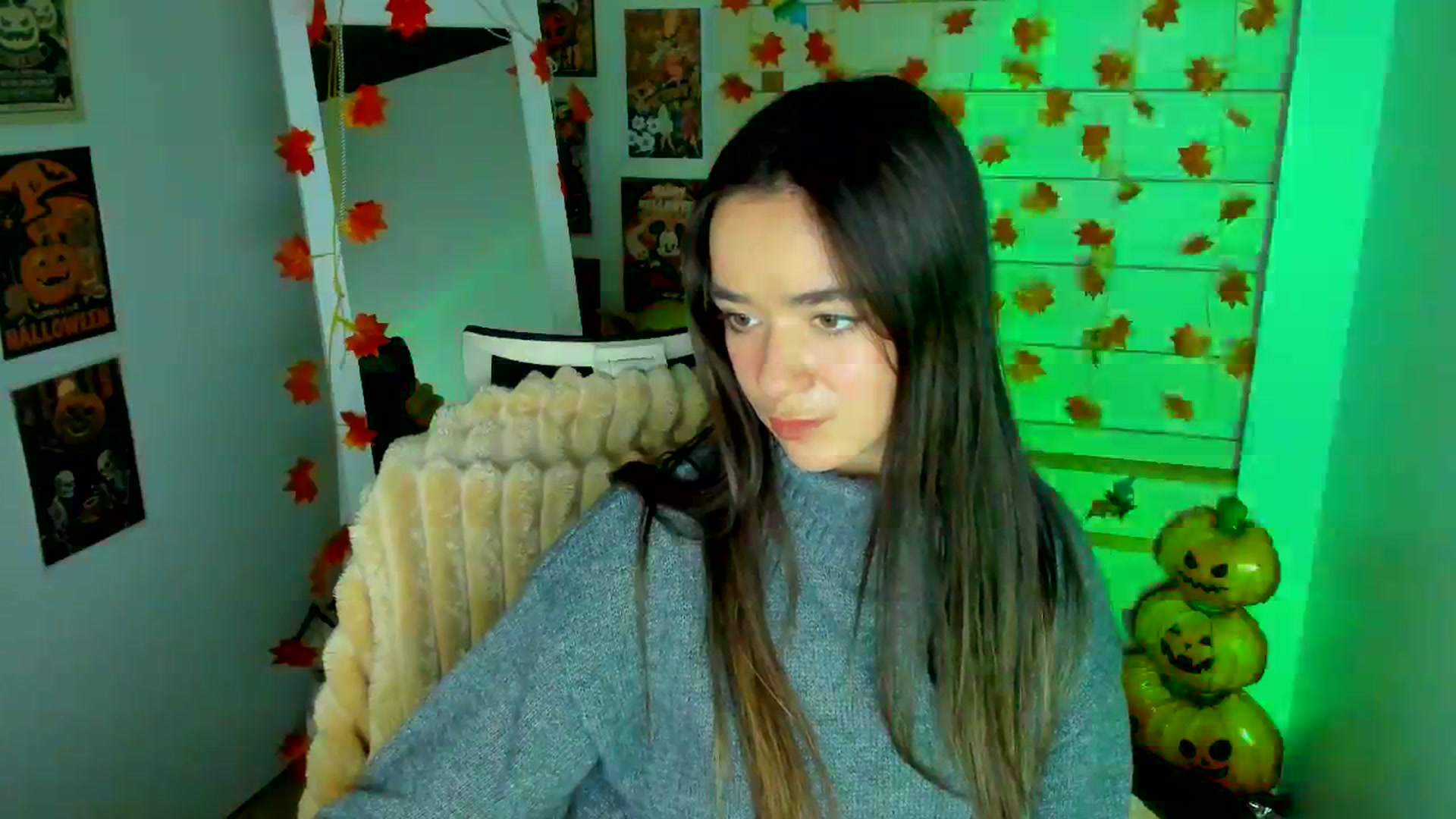 Gallery image thumbnail from KiraLove's myfreecams stream on, 11/18/2025, 11:23 image 15 of 20