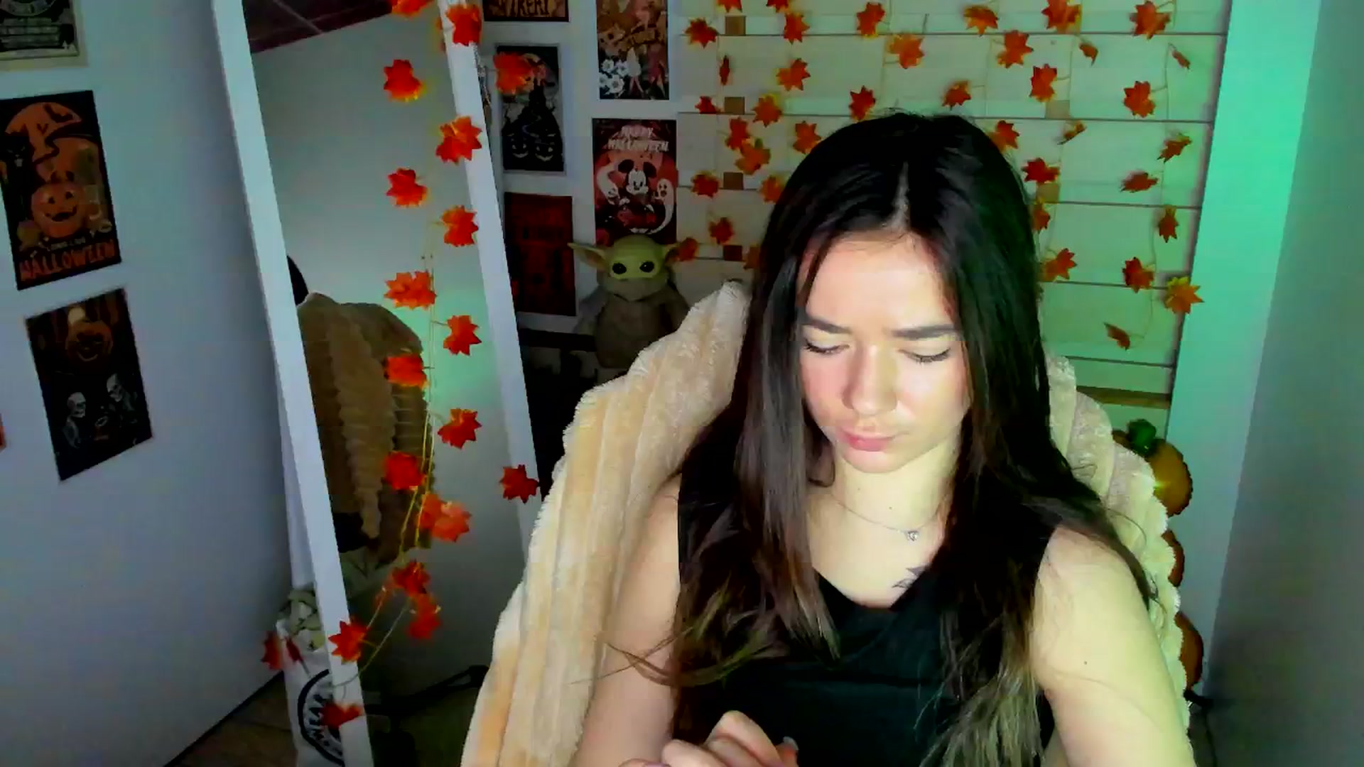Gallery image thumbnail from KiraLove's myfreecams stream on, 11/23/2025, 09:19 image 18 of 20