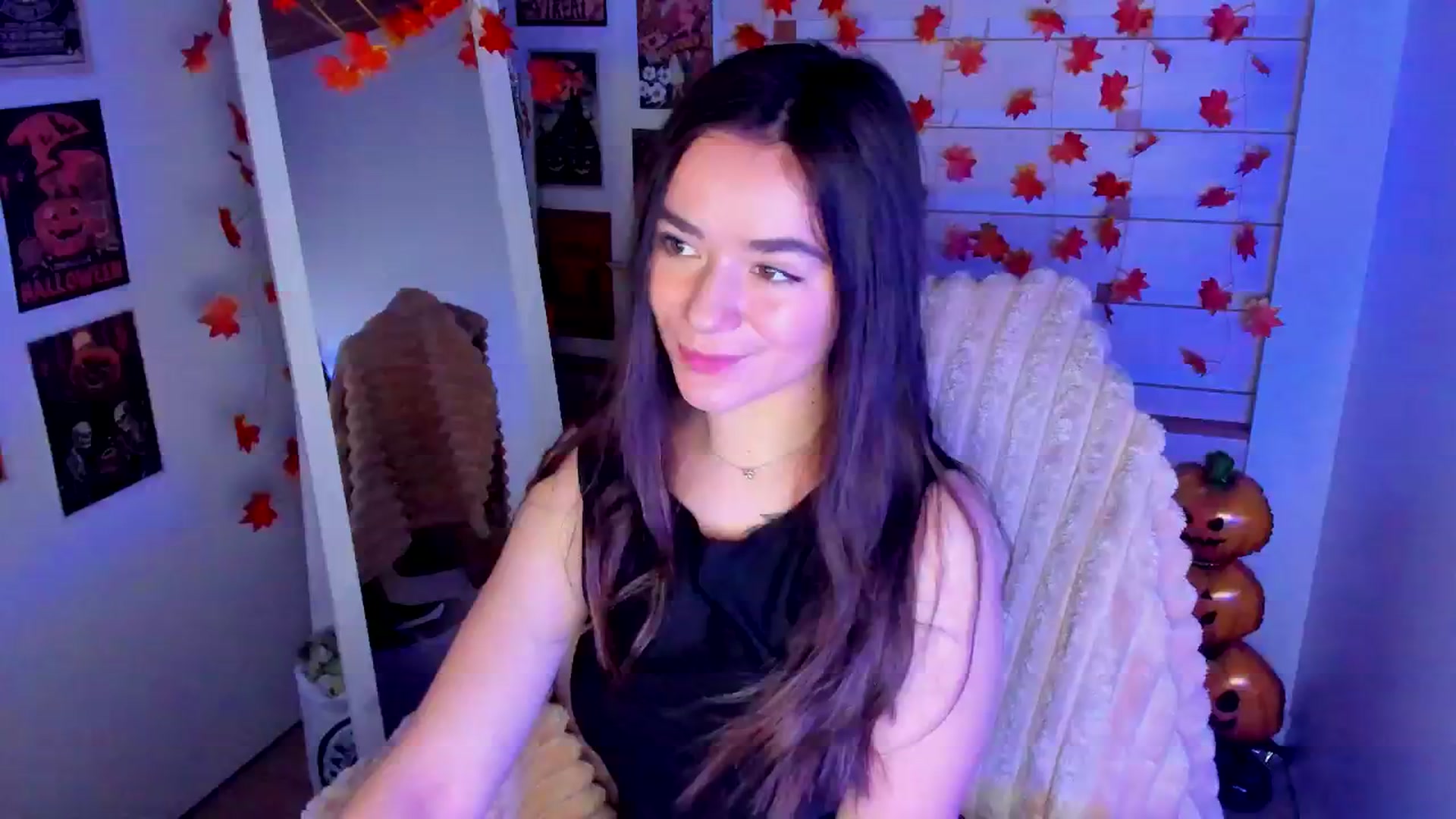 Gallery image thumbnail from KiraLove's myfreecams stream on, 11/23/2025, 10:42 image 15 of 20