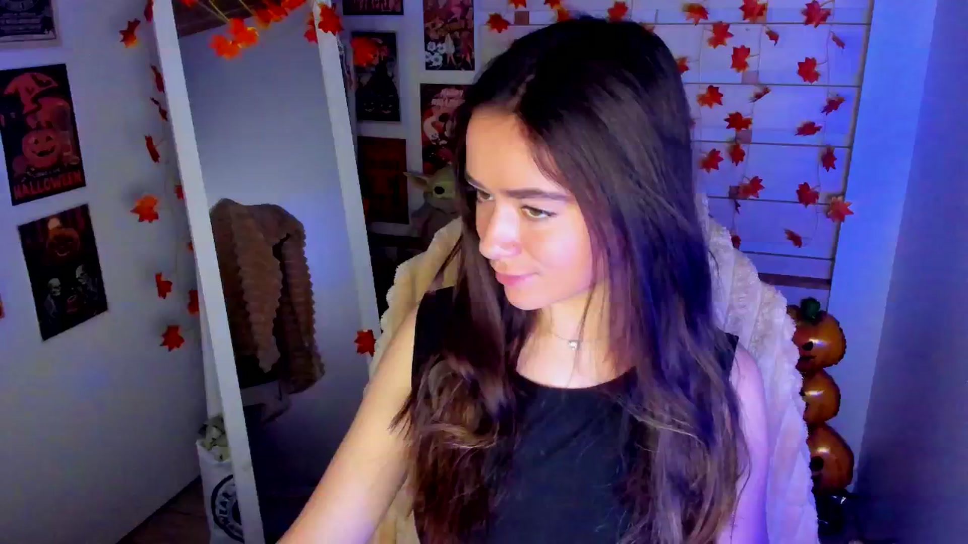 Gallery image thumbnail from KiraLove's myfreecams stream on, 11/23/2025, 10:42 image 7 of 20