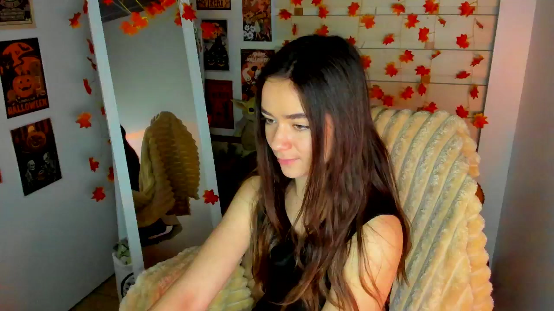 Gallery image thumbnail from KiraLove's myfreecams stream on, 11/23/2025, 10:42 image 17 of 20