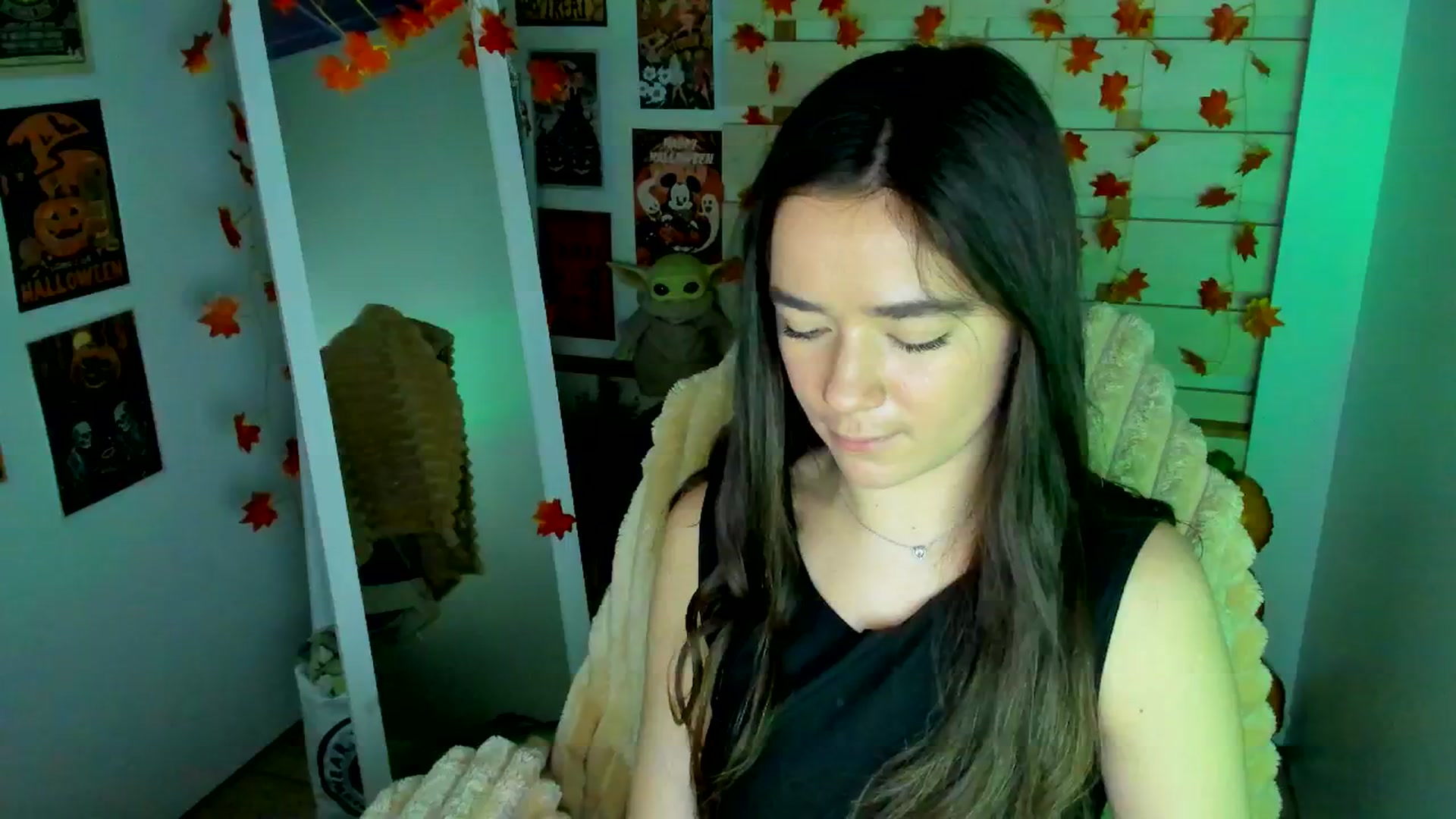 Gallery image thumbnail from KiraLove's myfreecams stream on, 11/23/2025, 10:42 image 14 of 20
