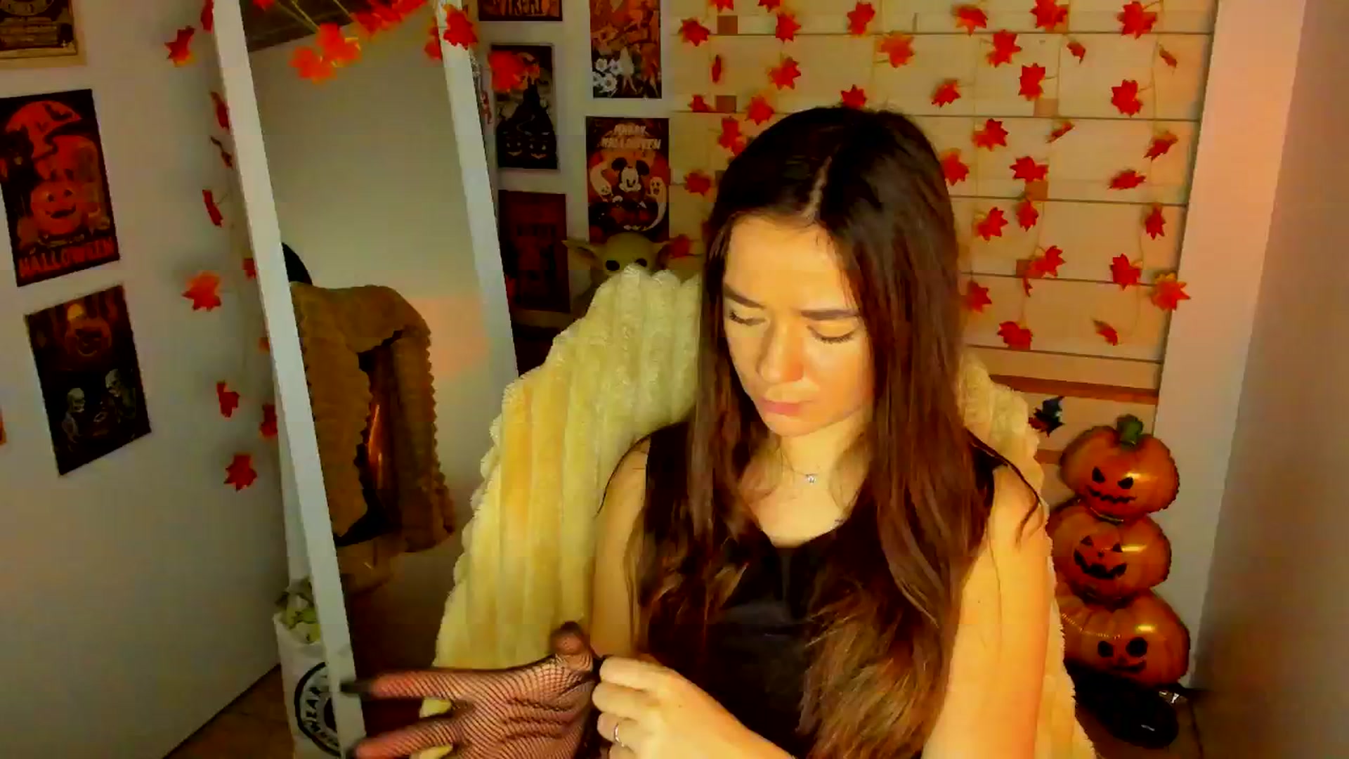 Gallery image thumbnail from KiraLove's myfreecams stream on, 11/23/2025, 10:42 image 4 of 20