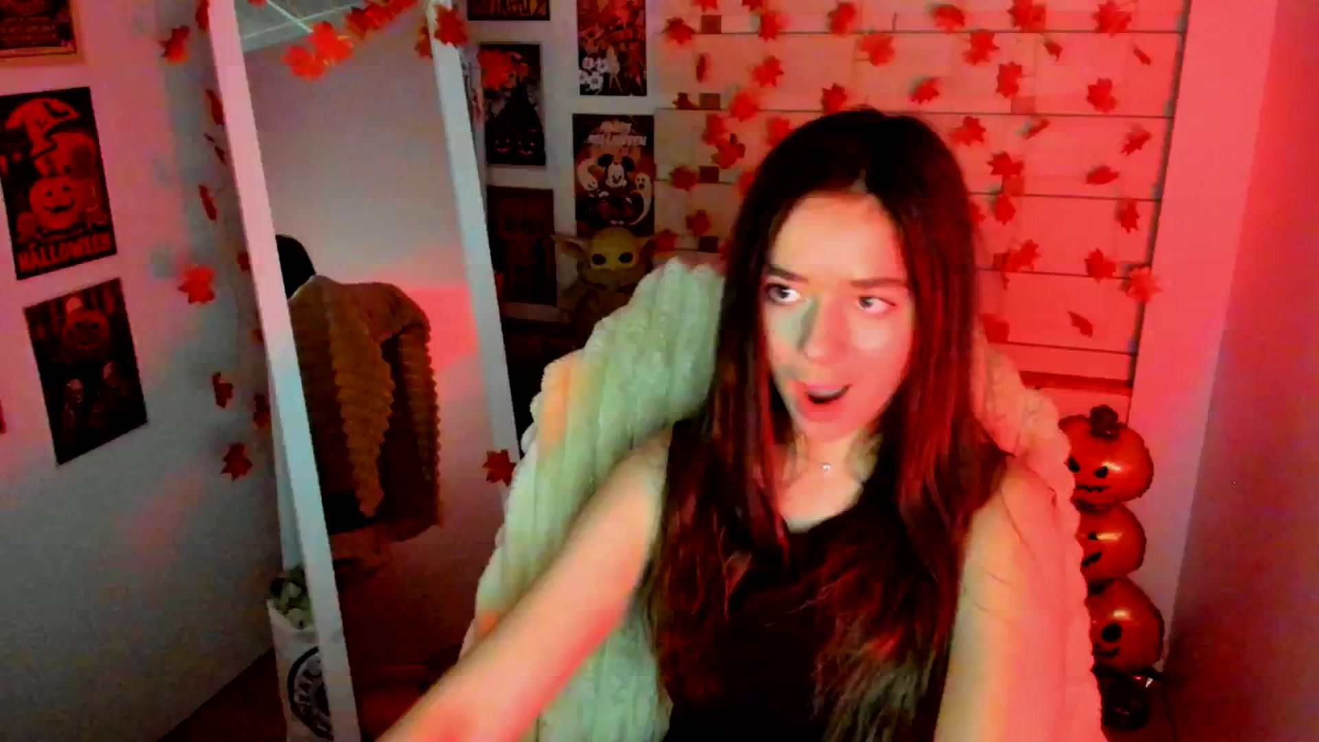 Gallery image thumbnail from KiraLove's myfreecams stream on, 11/23/2025, 10:42 image 2 of 20