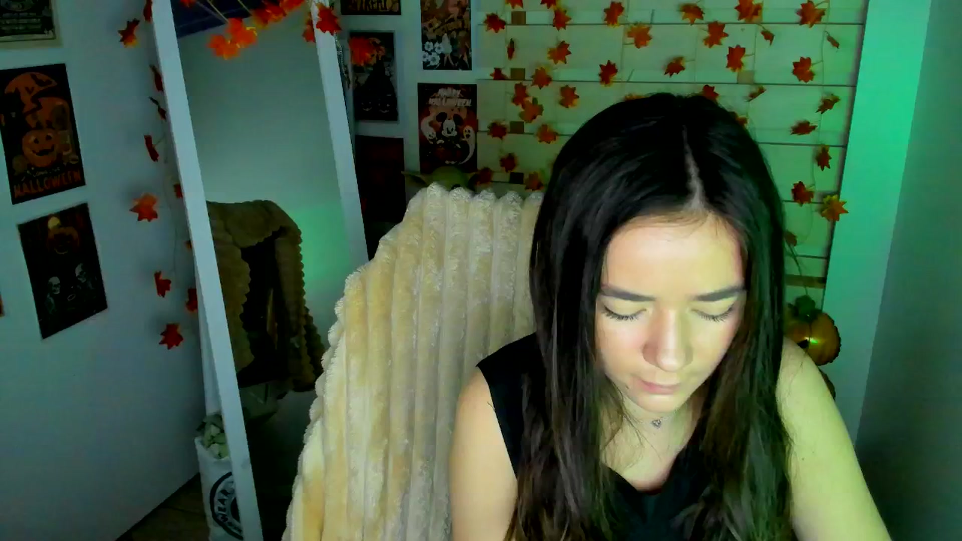 Gallery image thumbnail from KiraLove's myfreecams stream on, 11/23/2025, 10:42 image 6 of 20