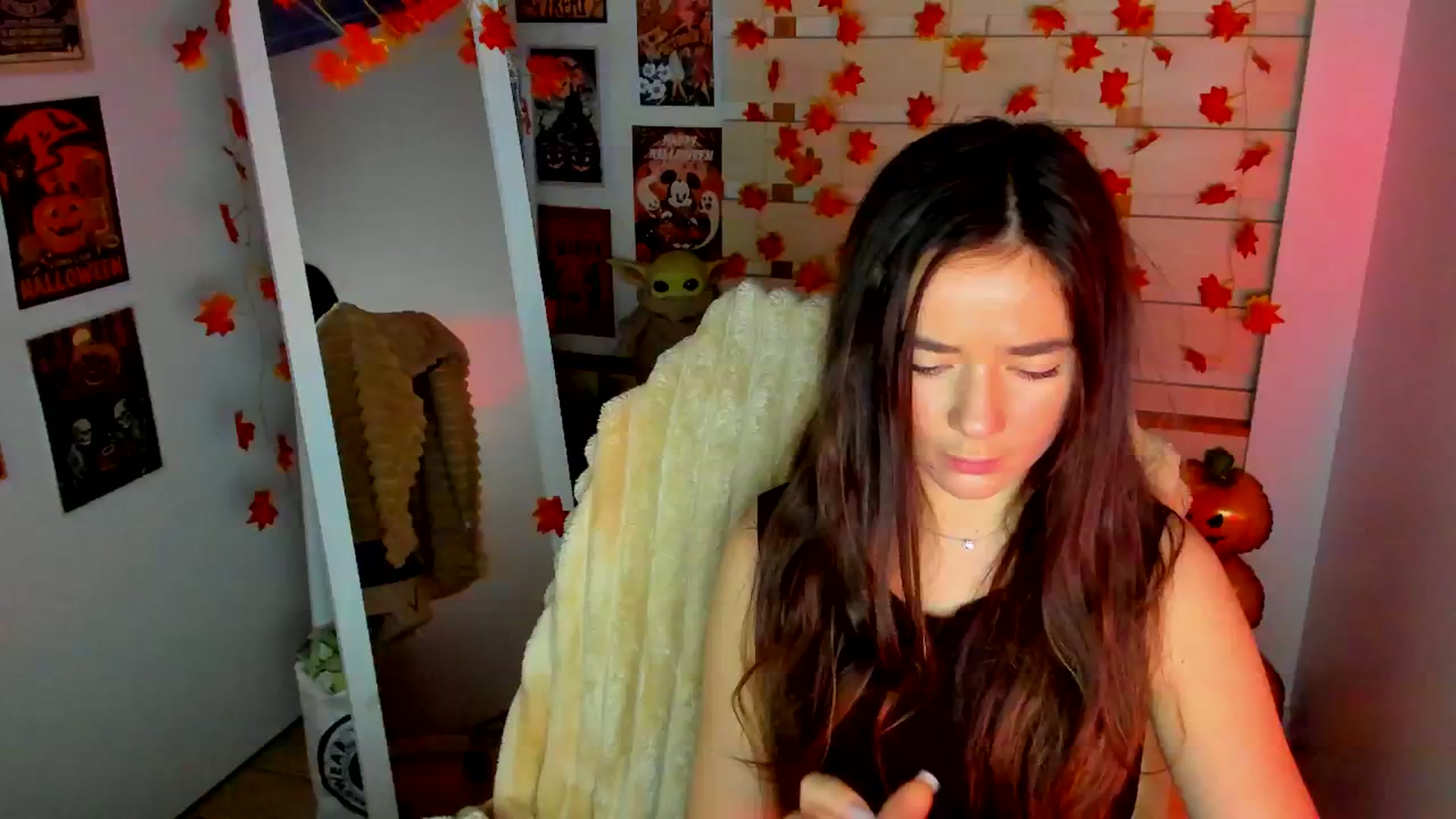 Gallery image thumbnail from KiraLove's myfreecams stream on, 11/23/2025, 10:42 image 1 of 20