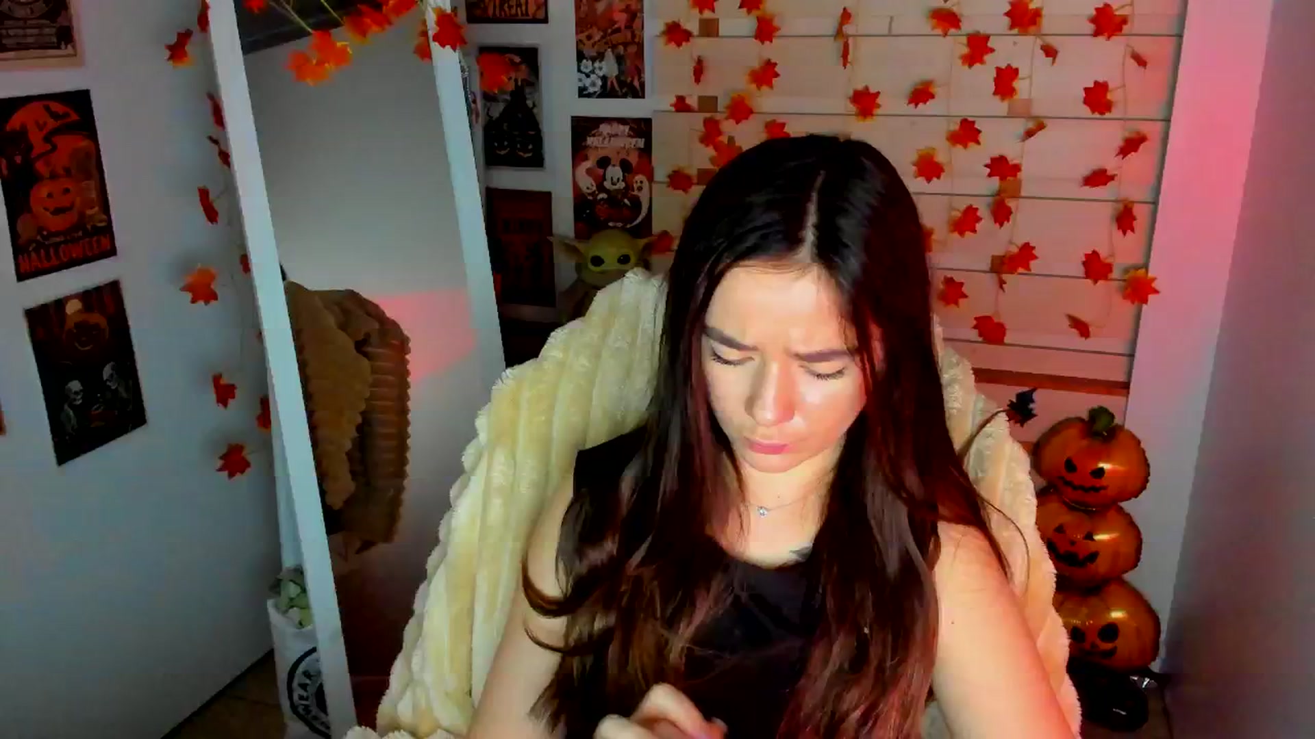 Gallery image thumbnail from KiraLove's myfreecams stream on, 11/23/2025, 12:25 image 8 of 20