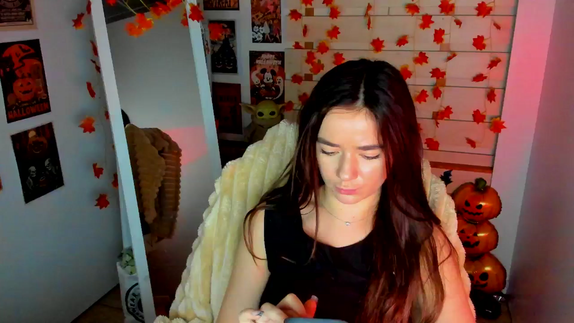 Gallery image thumbnail from KiraLove's myfreecams stream on, 11/23/2025, 12:25 image 10 of 20