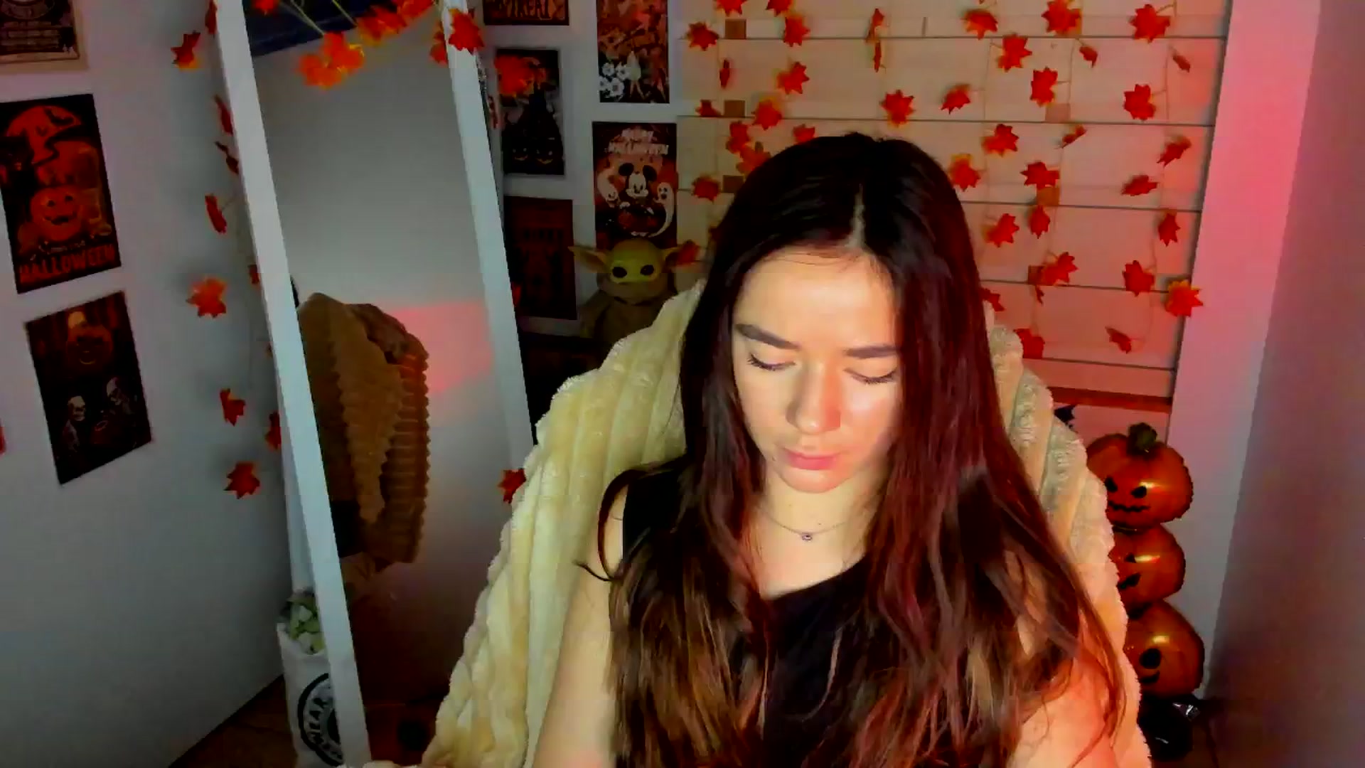 Gallery image thumbnail from KiraLove's myfreecams stream on, 11/23/2025, 12:25 image 12 of 20